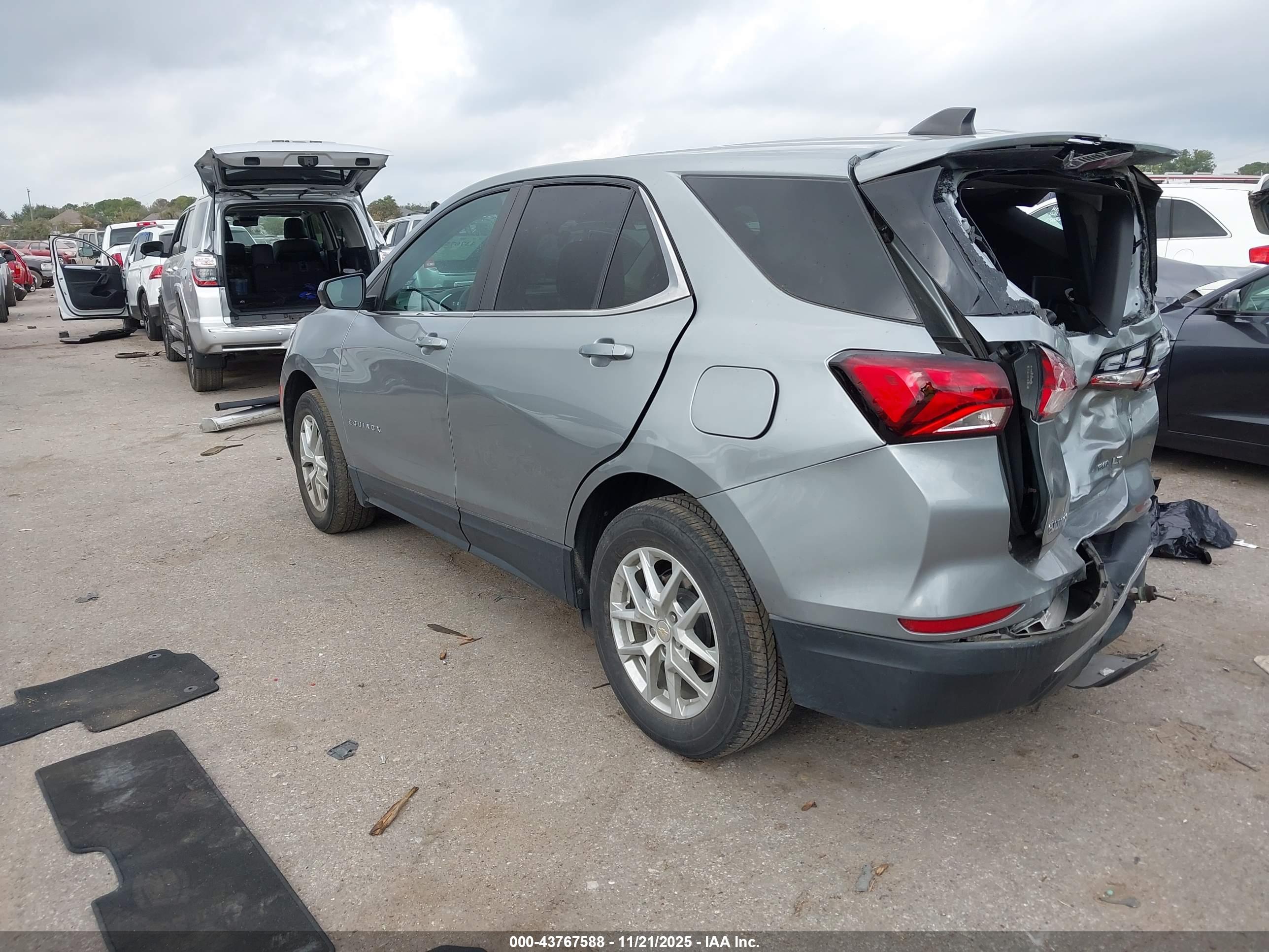 CHEVROLET EQUINOX image 3