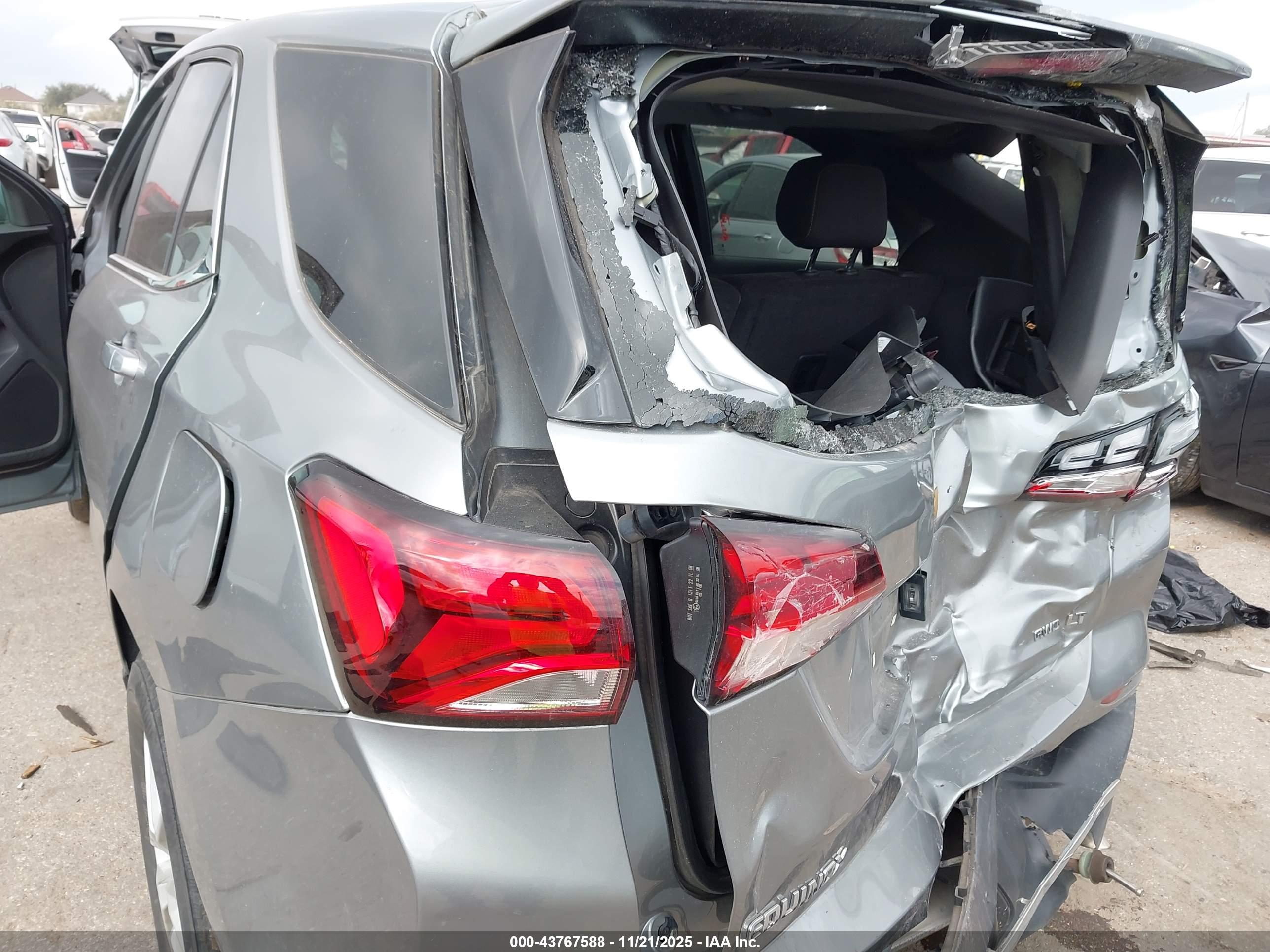 CHEVROLET EQUINOX image 6
