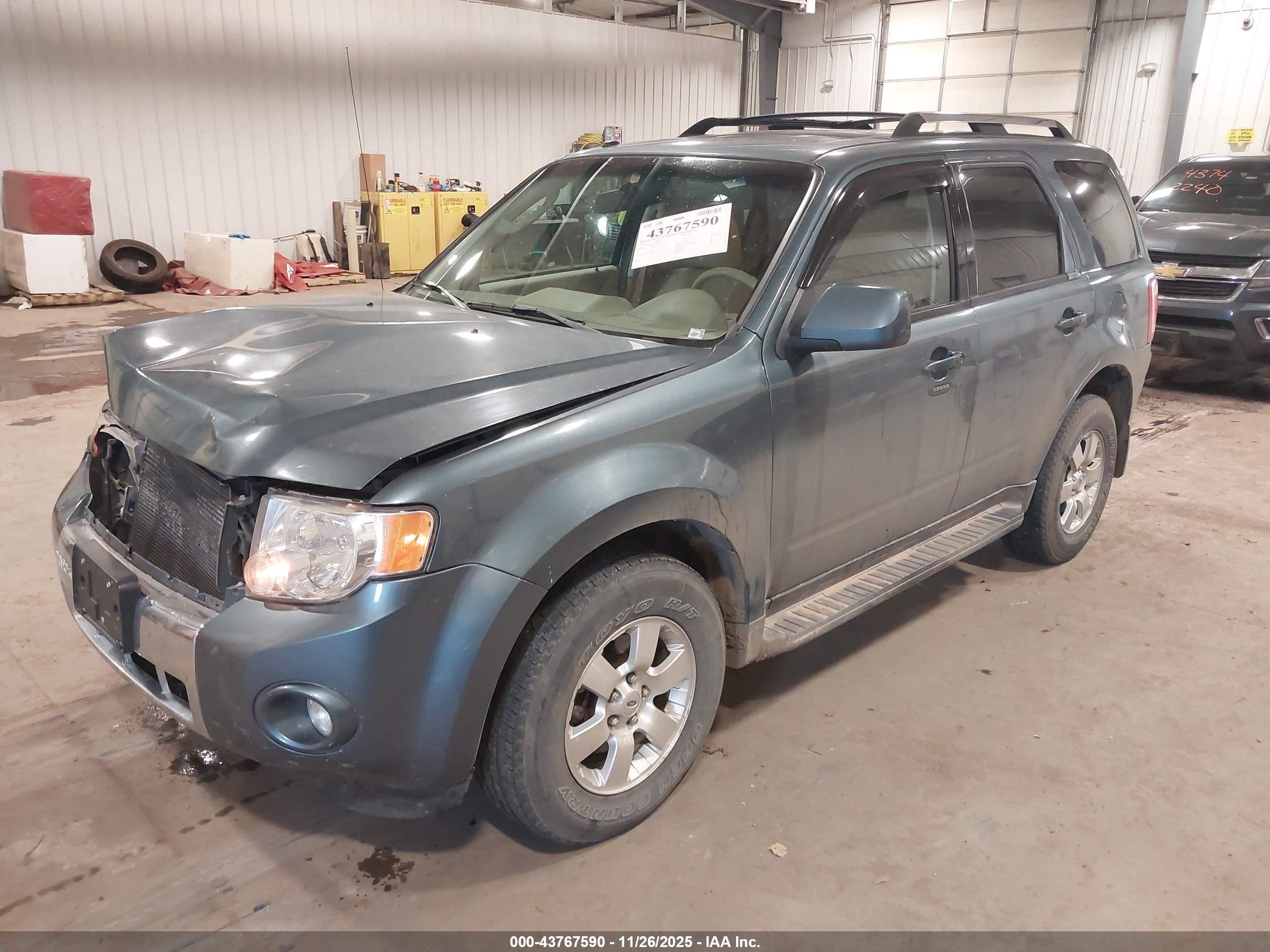 FORD ESCAPE image 2