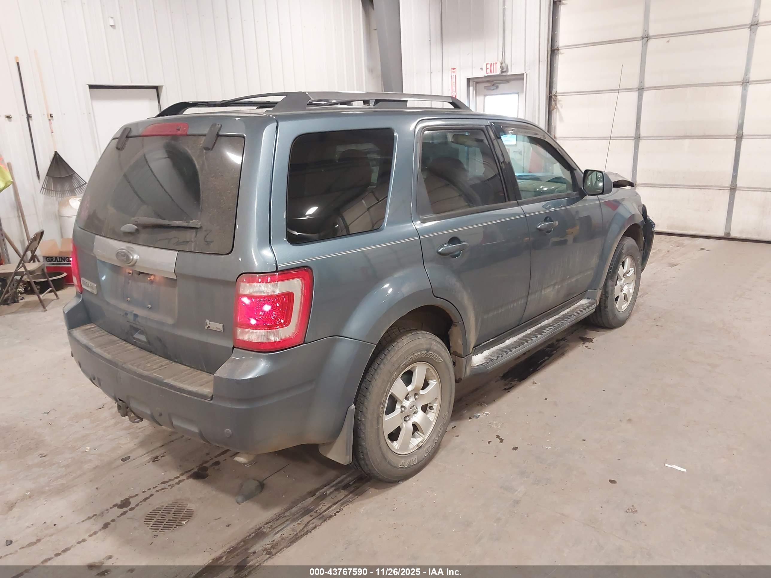 FORD ESCAPE image 4