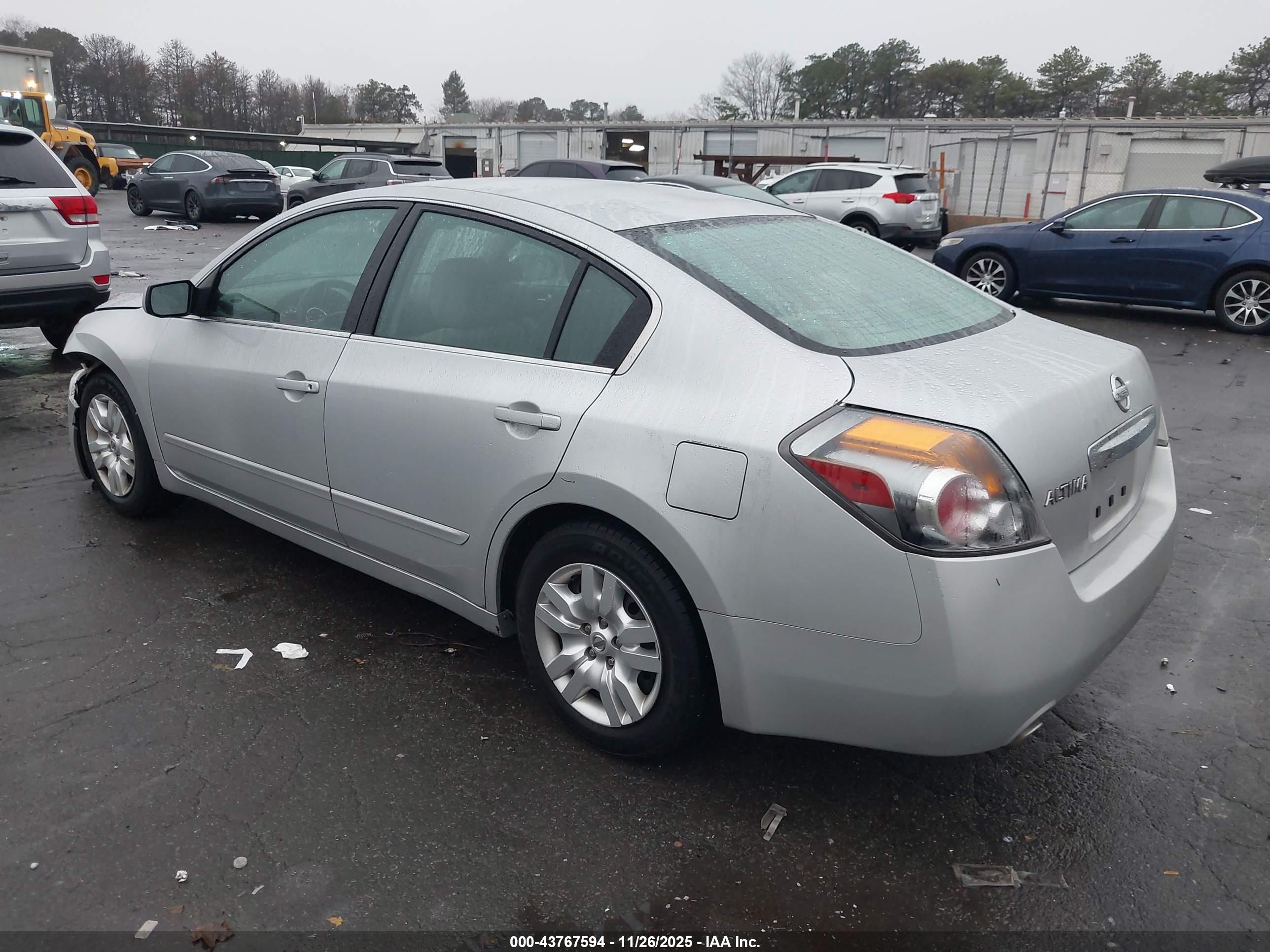 NISSAN ALTIMA image 3