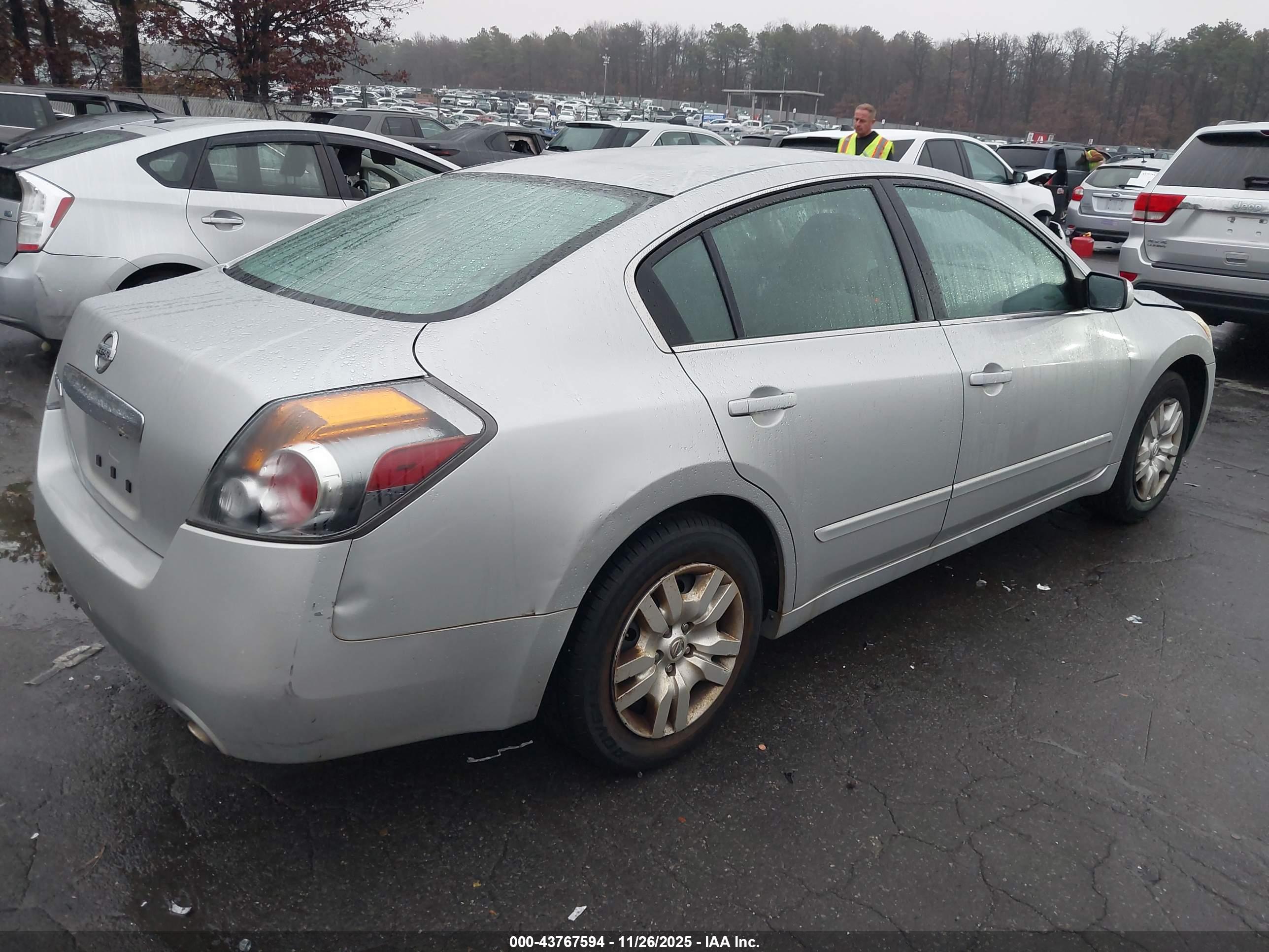 NISSAN ALTIMA image 4