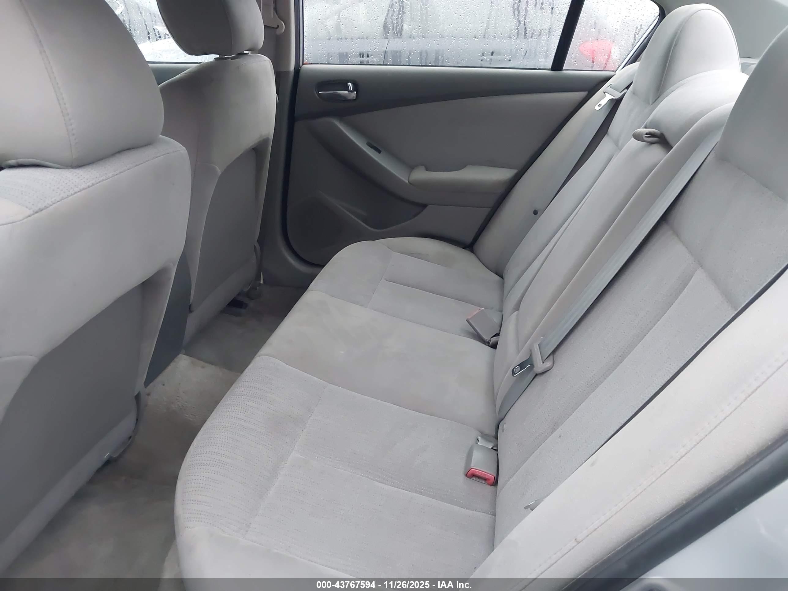 NISSAN ALTIMA image 8