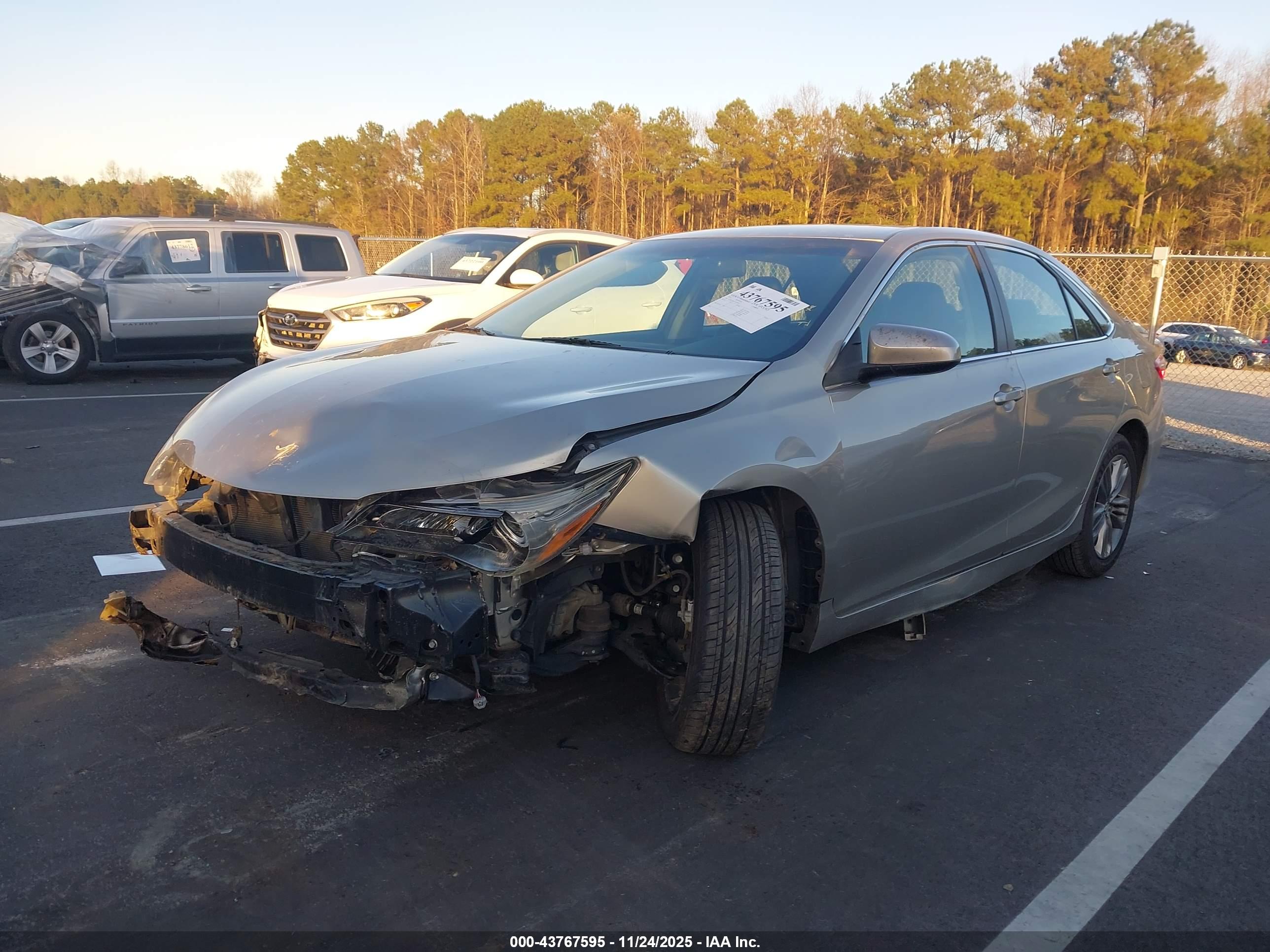 TOYOTA CAMRY image 2