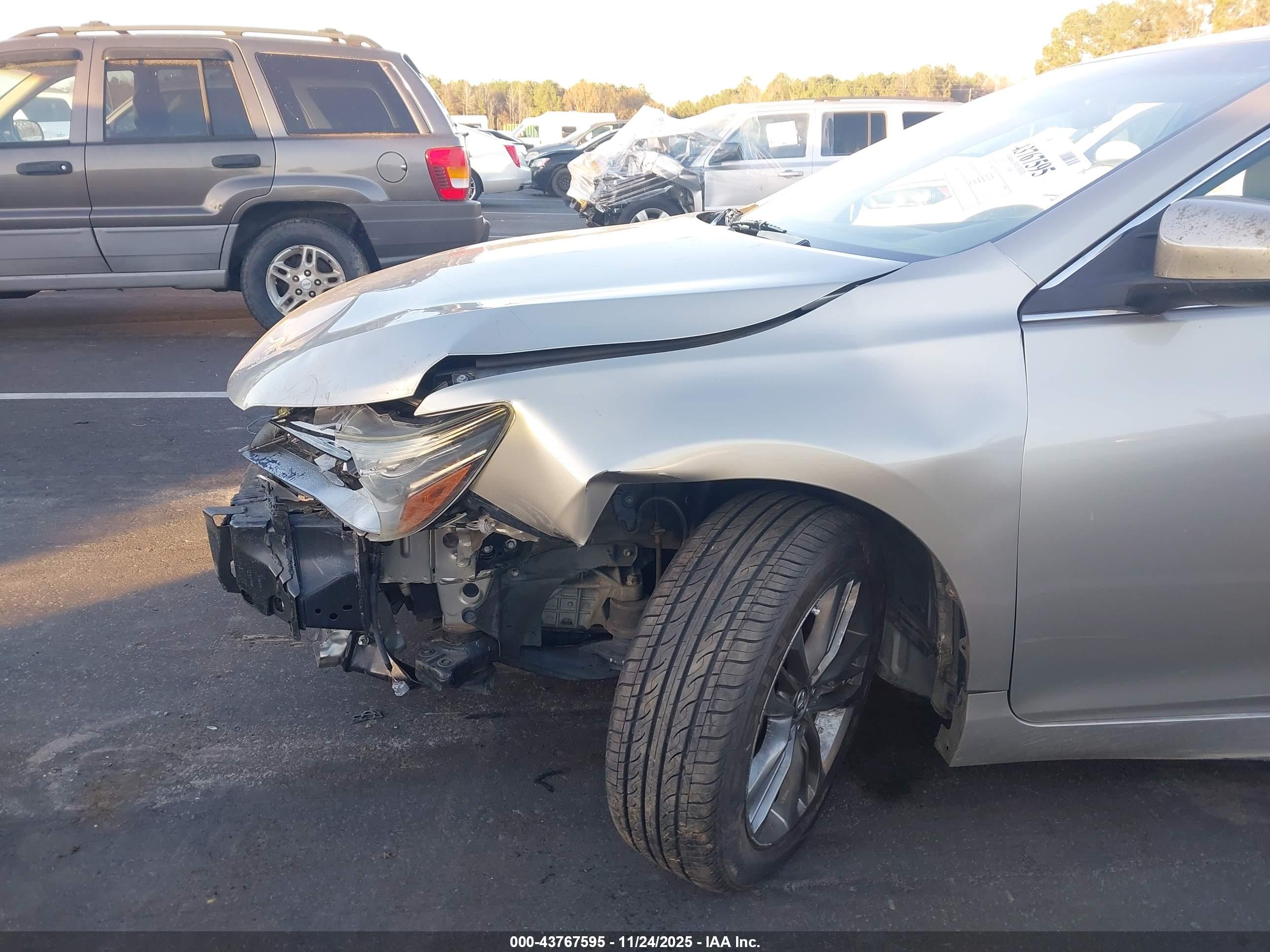TOYOTA CAMRY image 6