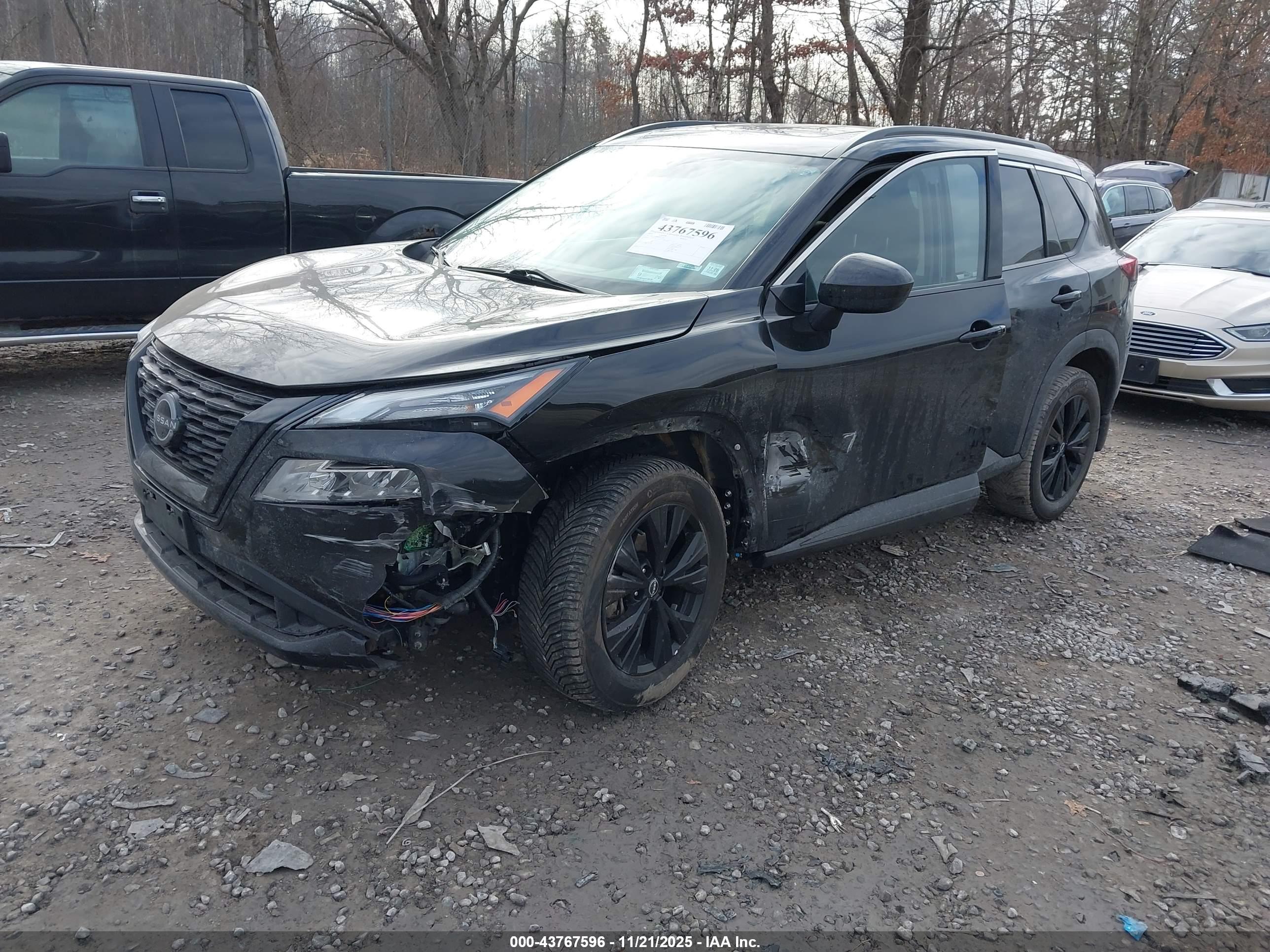NISSAN ROGUE image 2