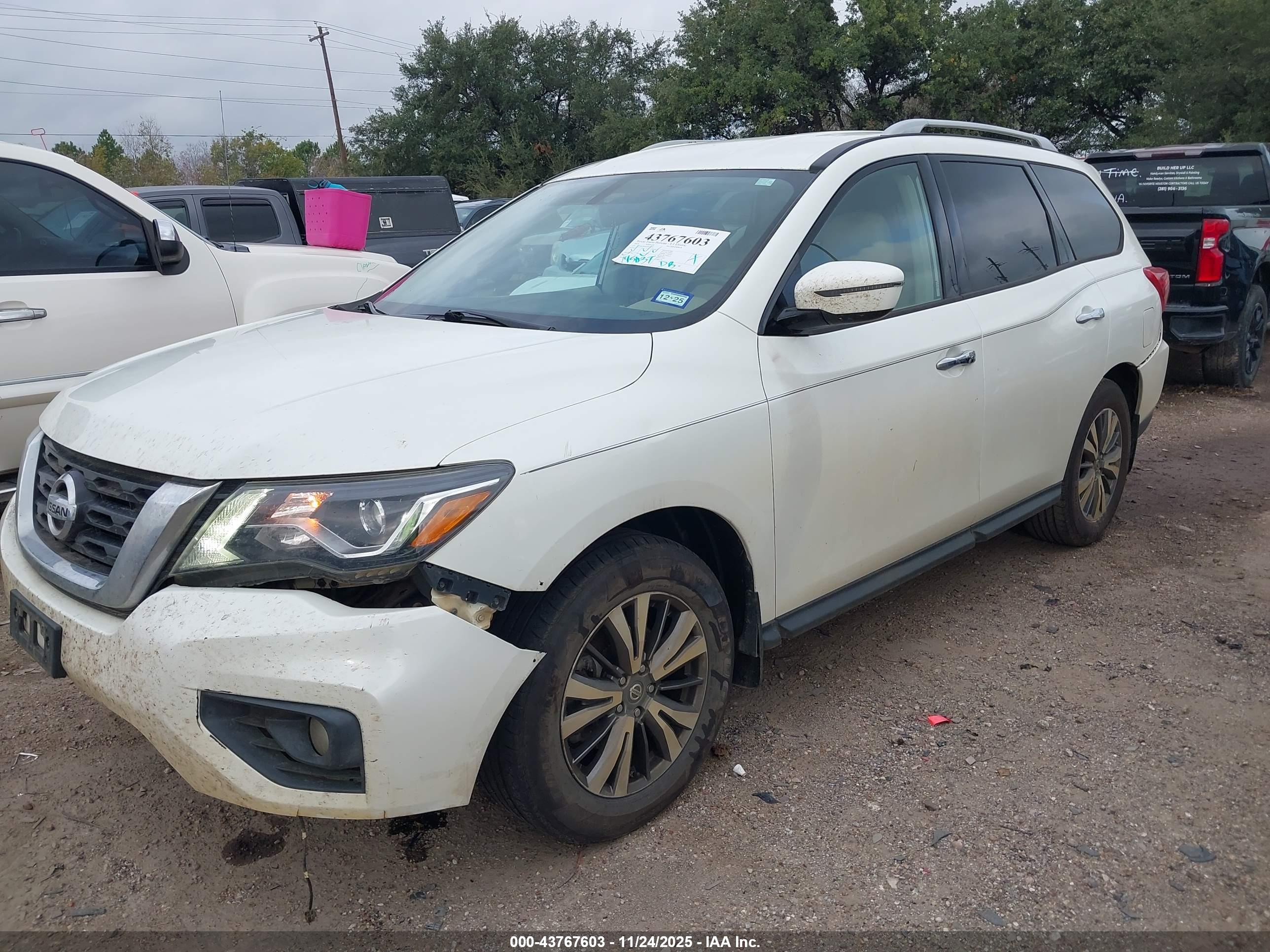 NISSAN PATHFINDER image 2