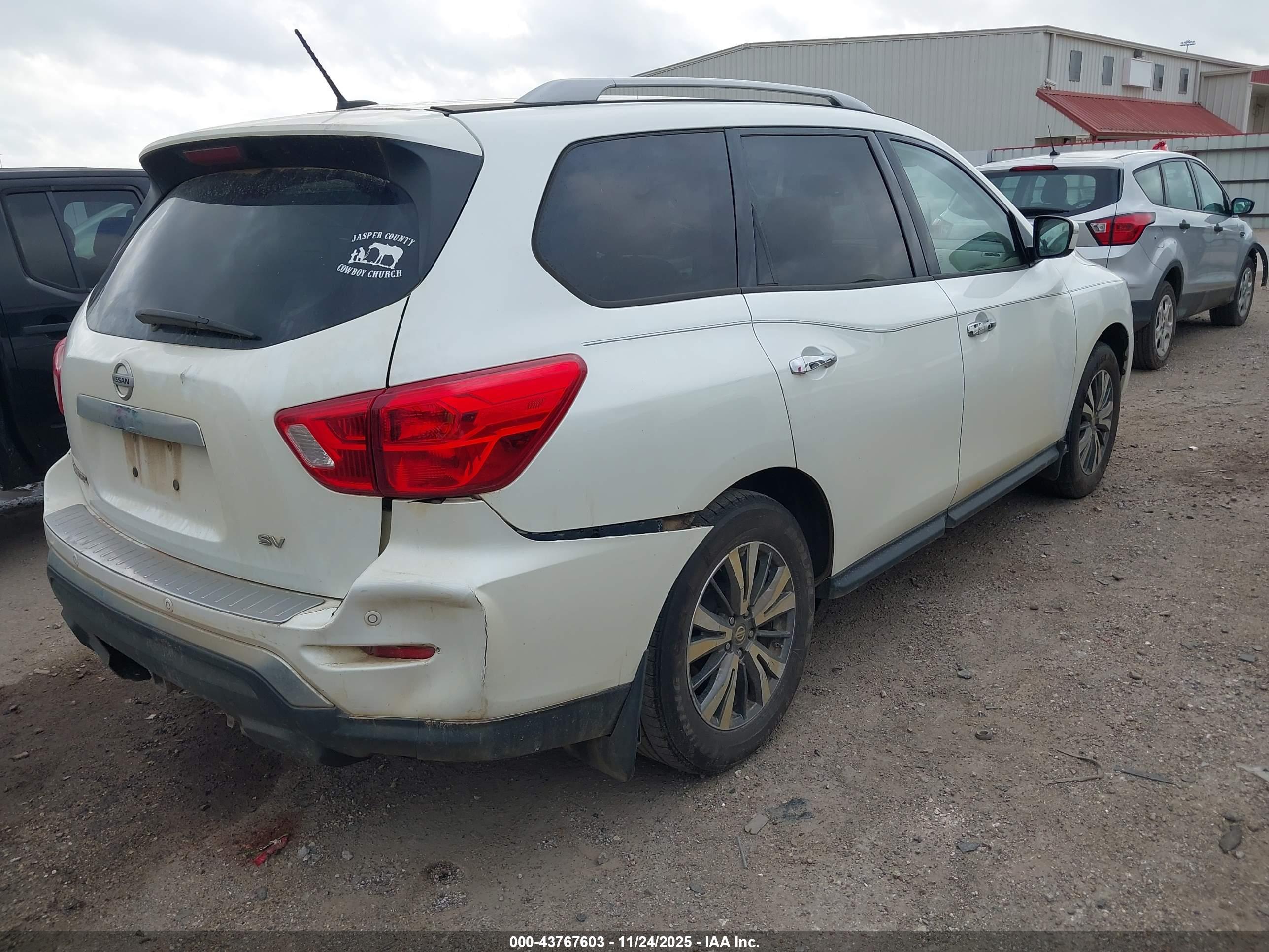 NISSAN PATHFINDER image 4