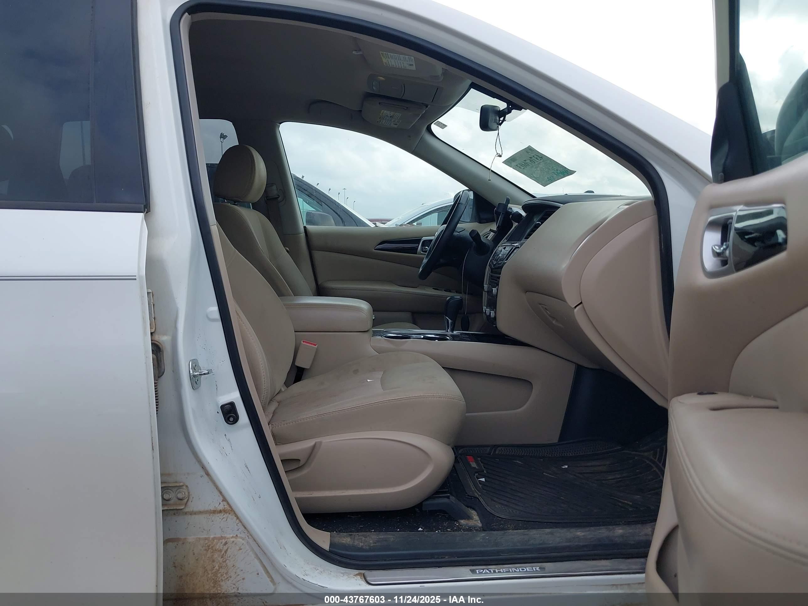 NISSAN PATHFINDER image 5
