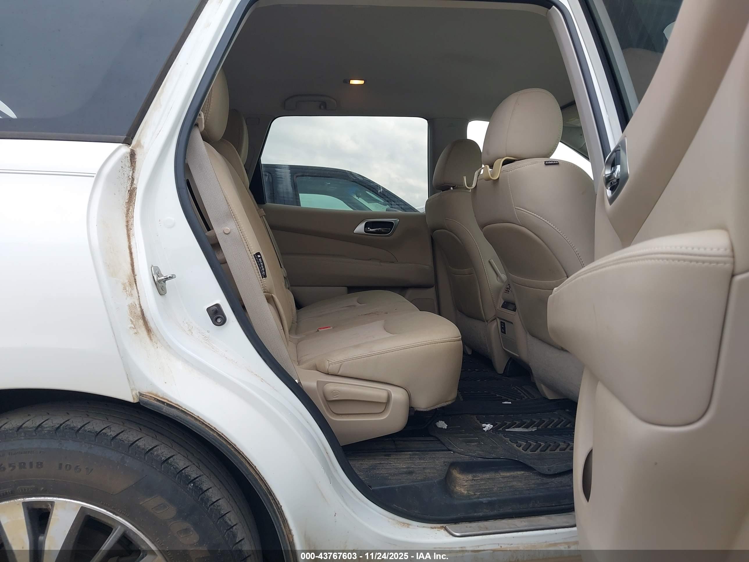 NISSAN PATHFINDER image 8