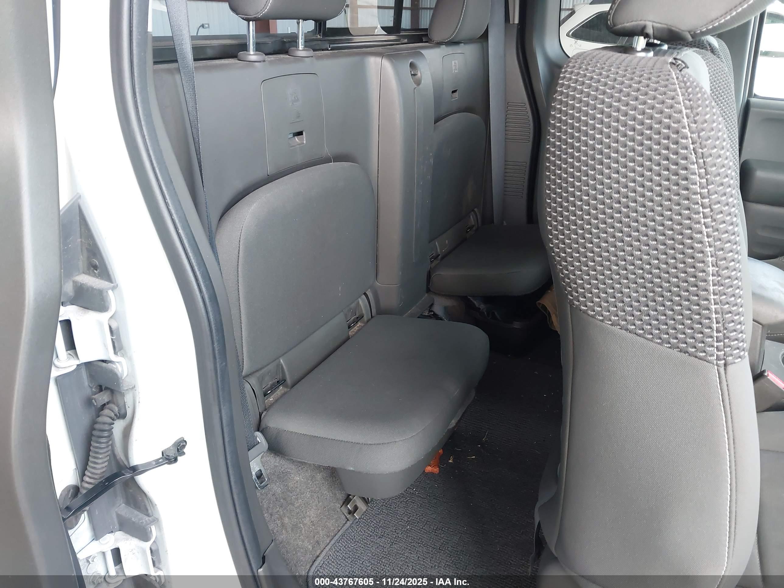 NISSAN FRONTIER image 8