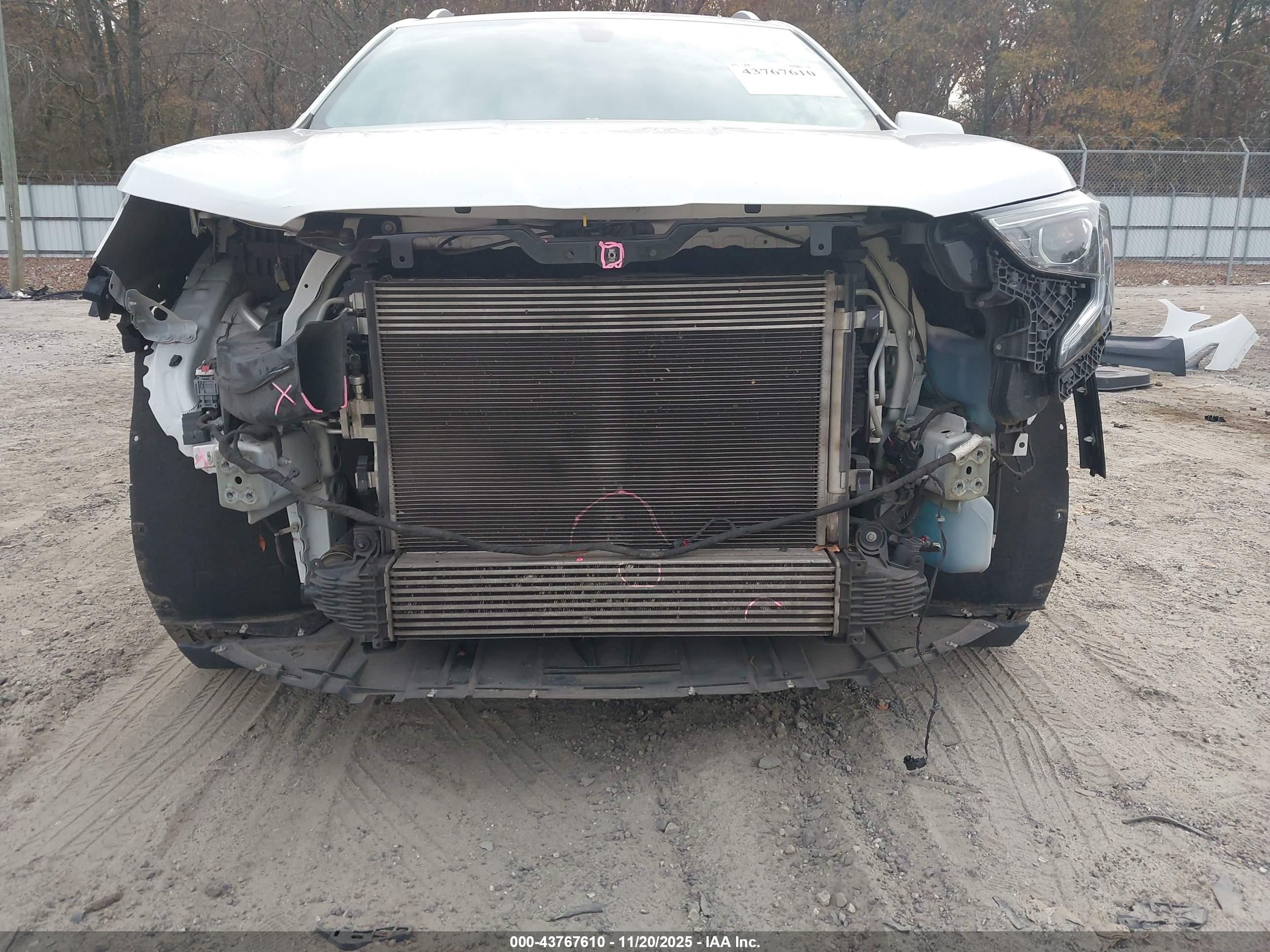 GMC TERRAIN image 6