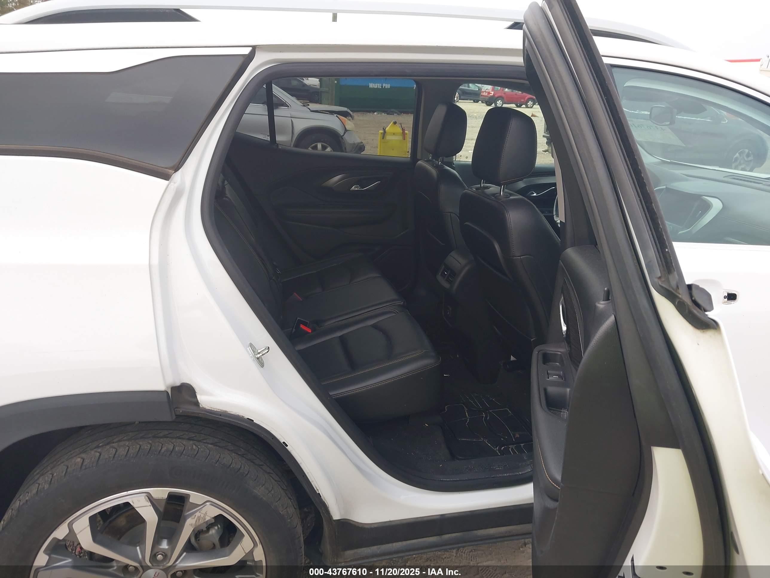 GMC TERRAIN image 8