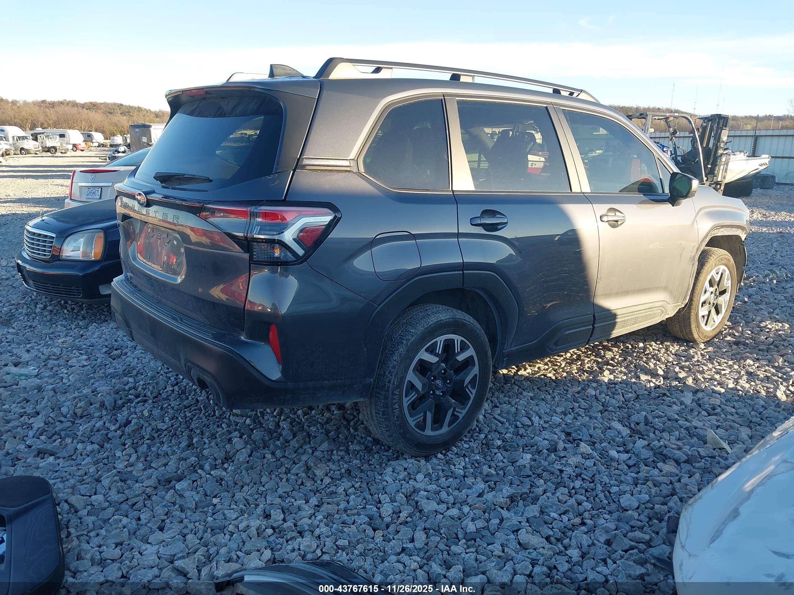 SUBARU FORESTER image 4
