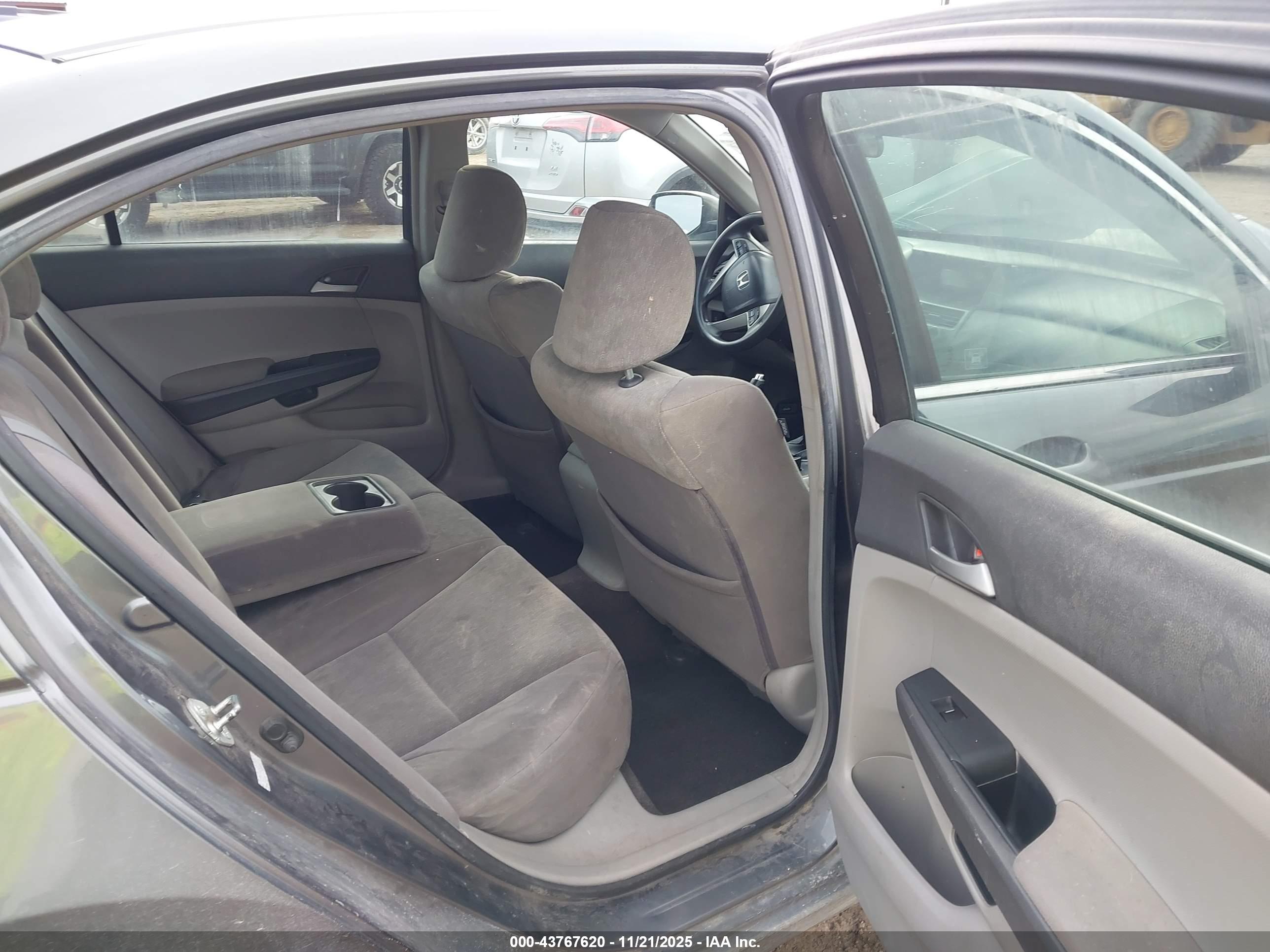 HONDA ACCORD image 8