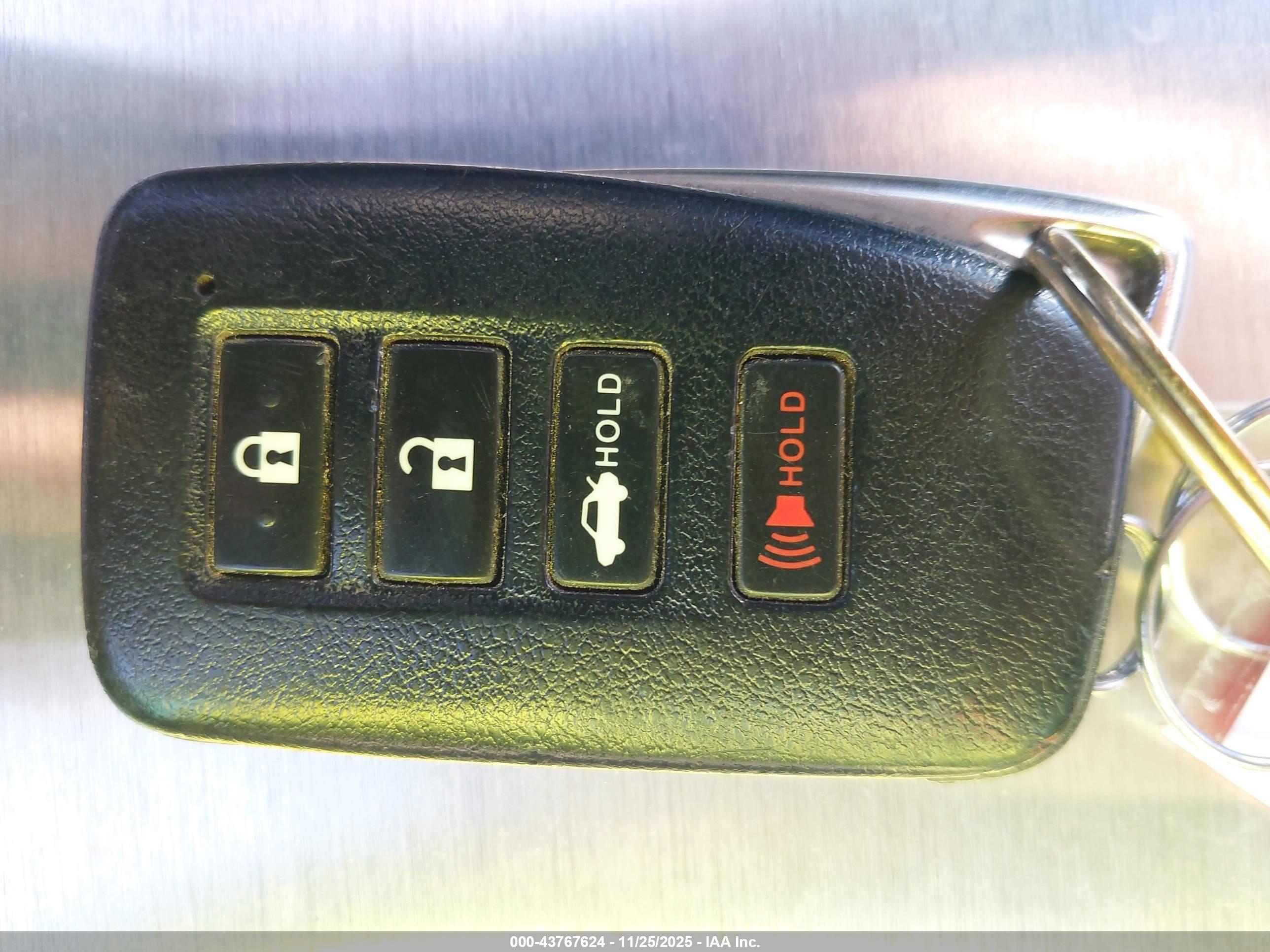 LEXUS IS image 11