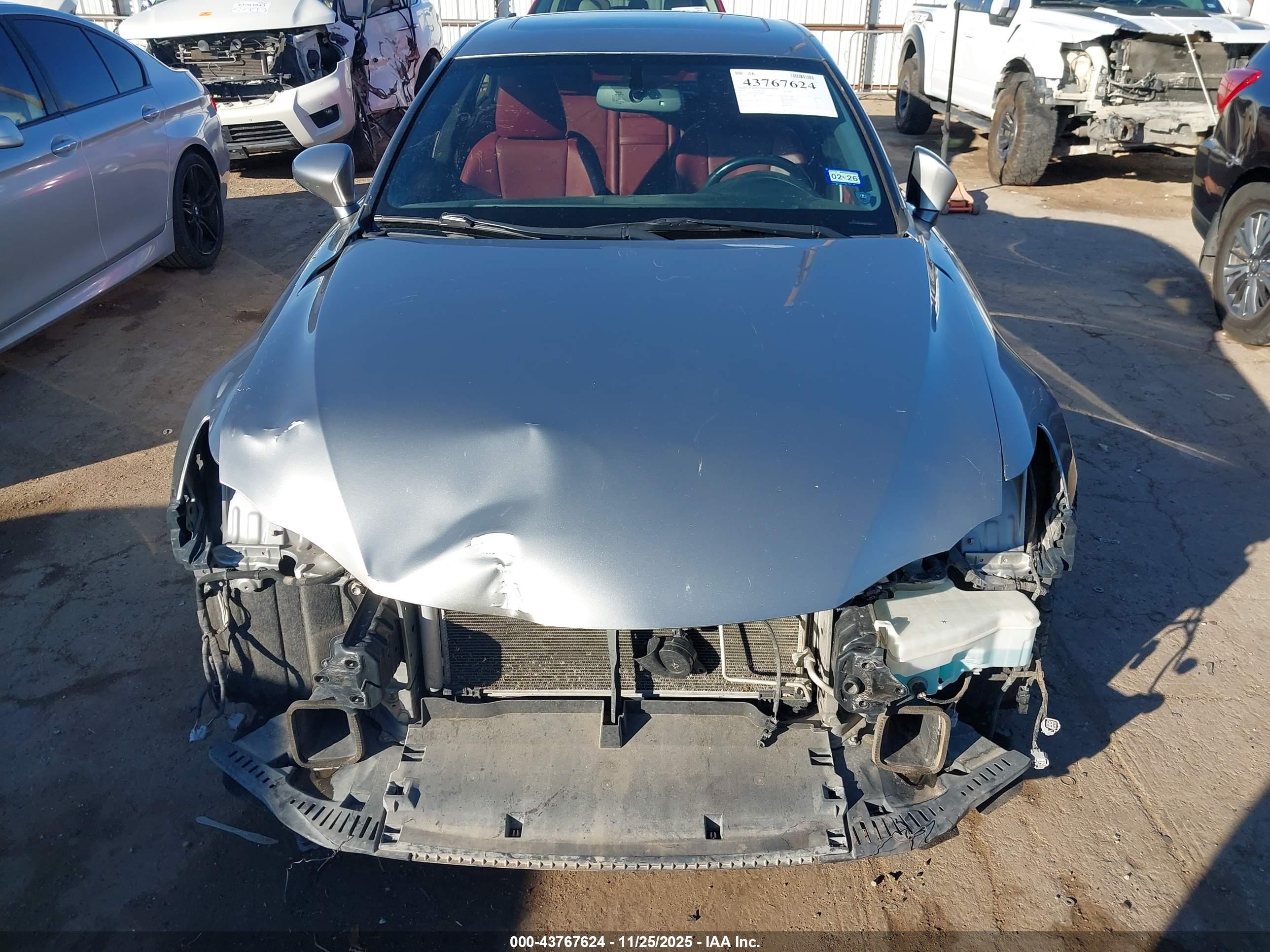 LEXUS IS image 6