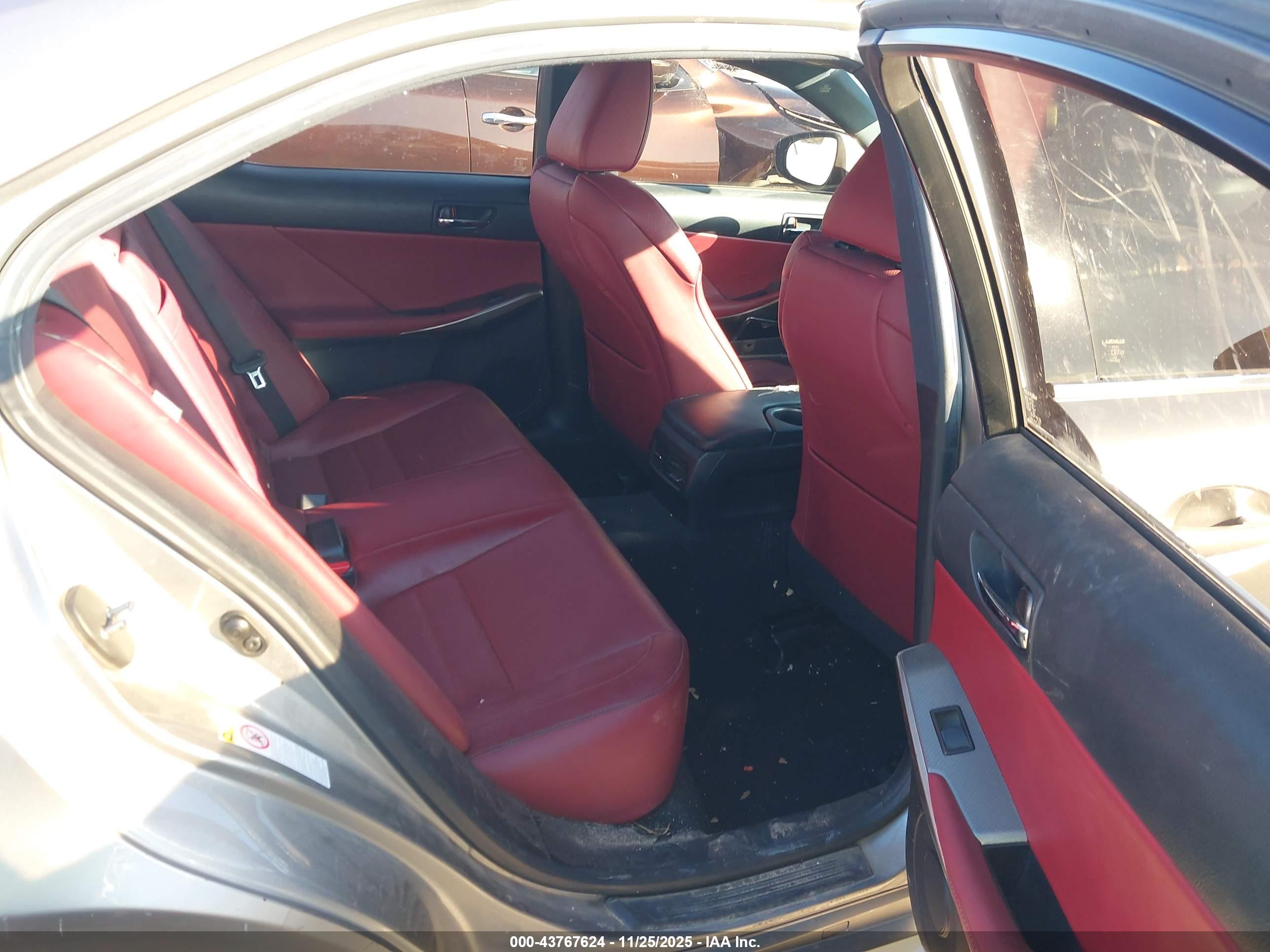LEXUS IS image 8