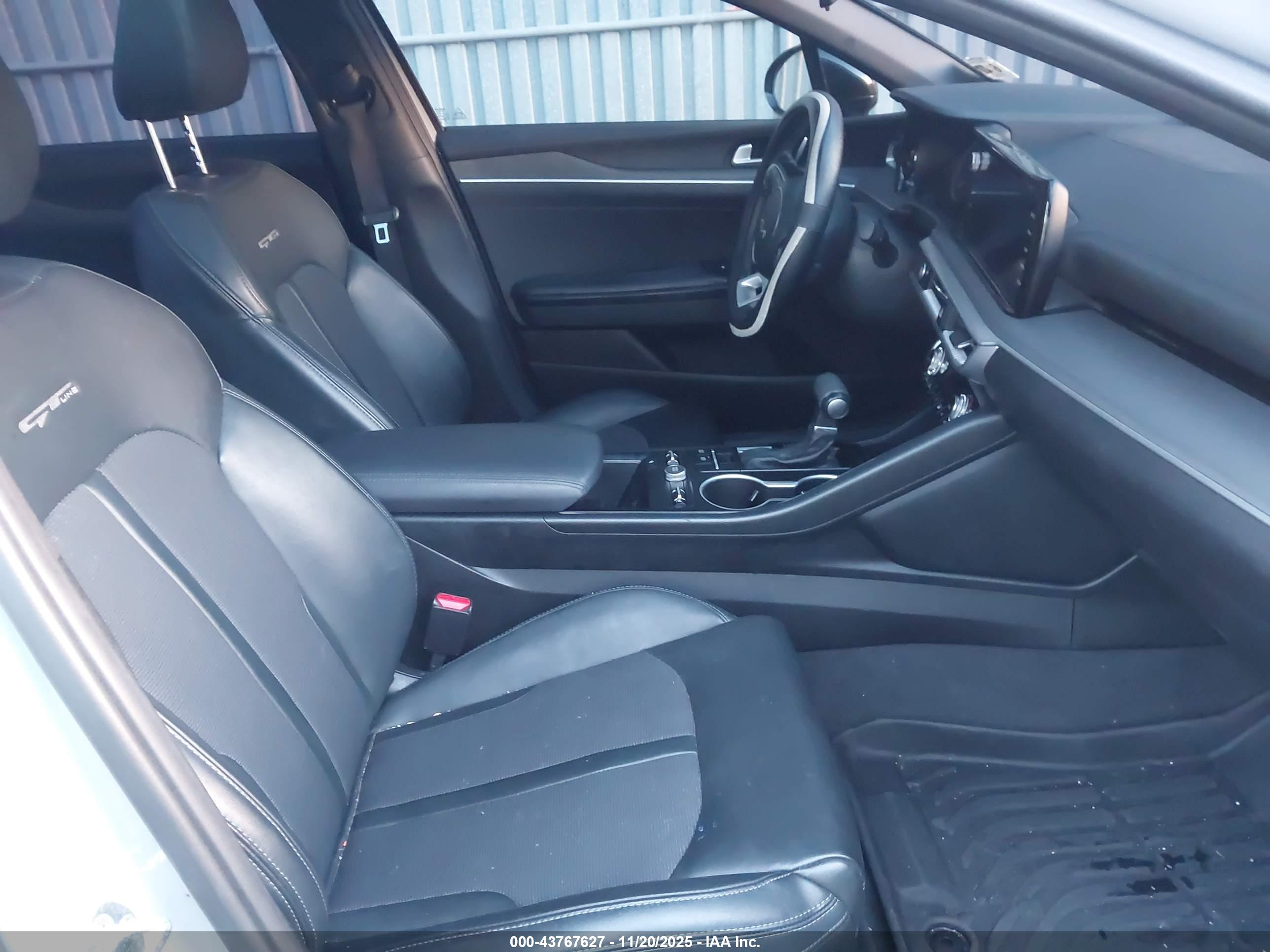 KIA K5 image 5