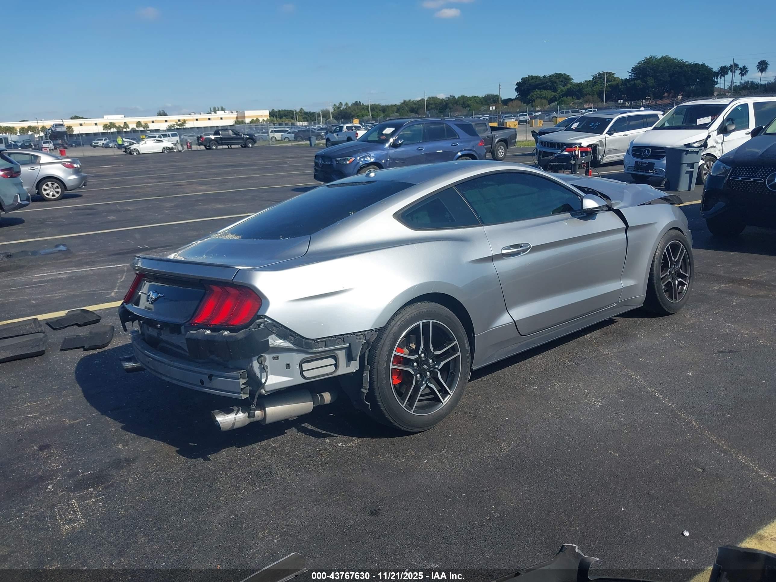FORD MUSTANG image 4
