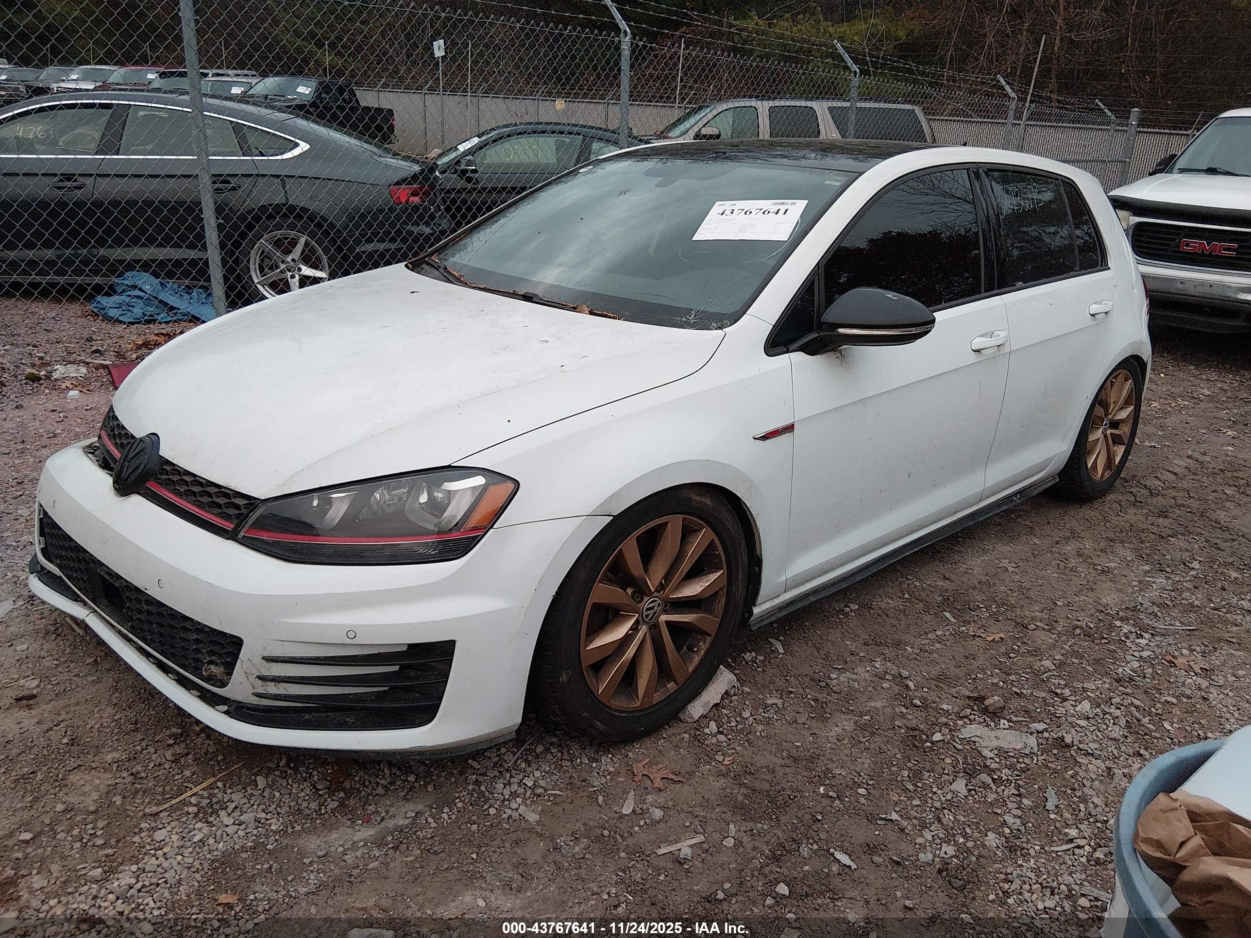 VOLKSWAGEN GOLF image 2