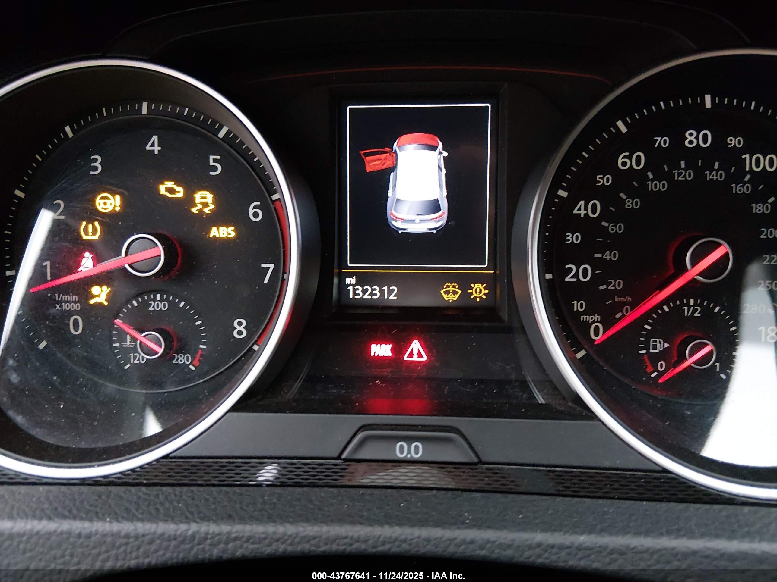 VOLKSWAGEN GOLF image 7