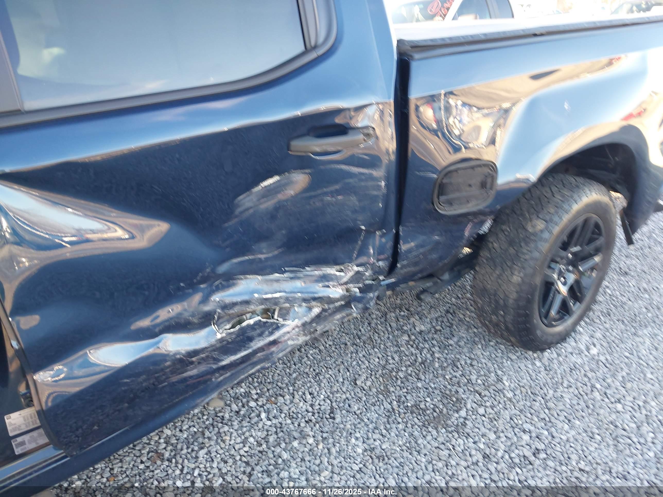 CHEVROLET SILVERADO image 6