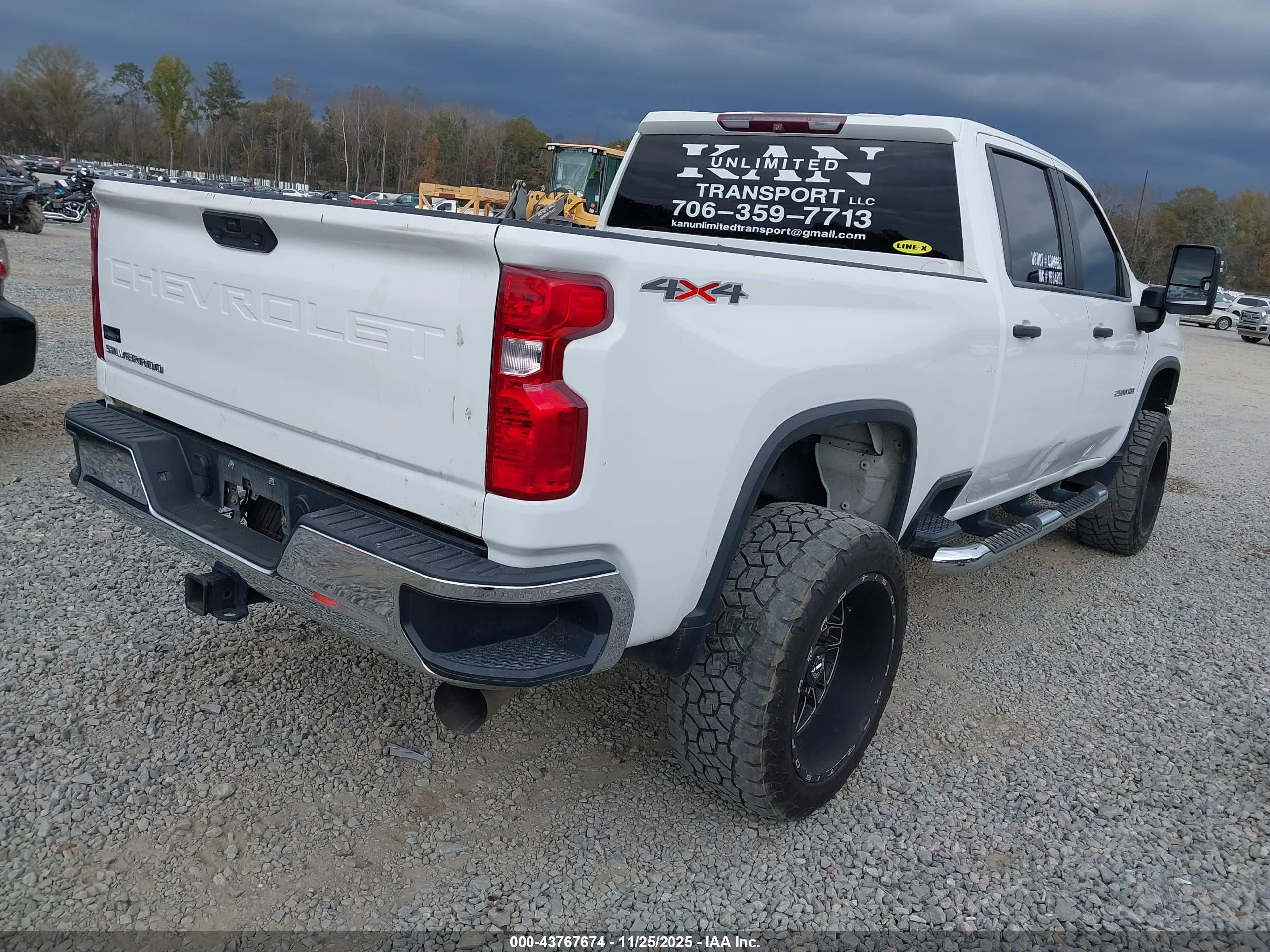 CHEVROLET SILVERADO image 4