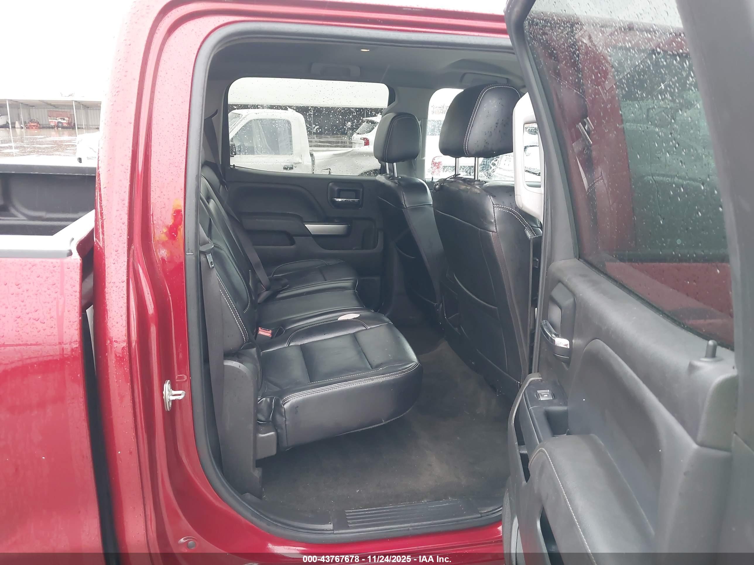CHEVROLET SILVERADO image 8