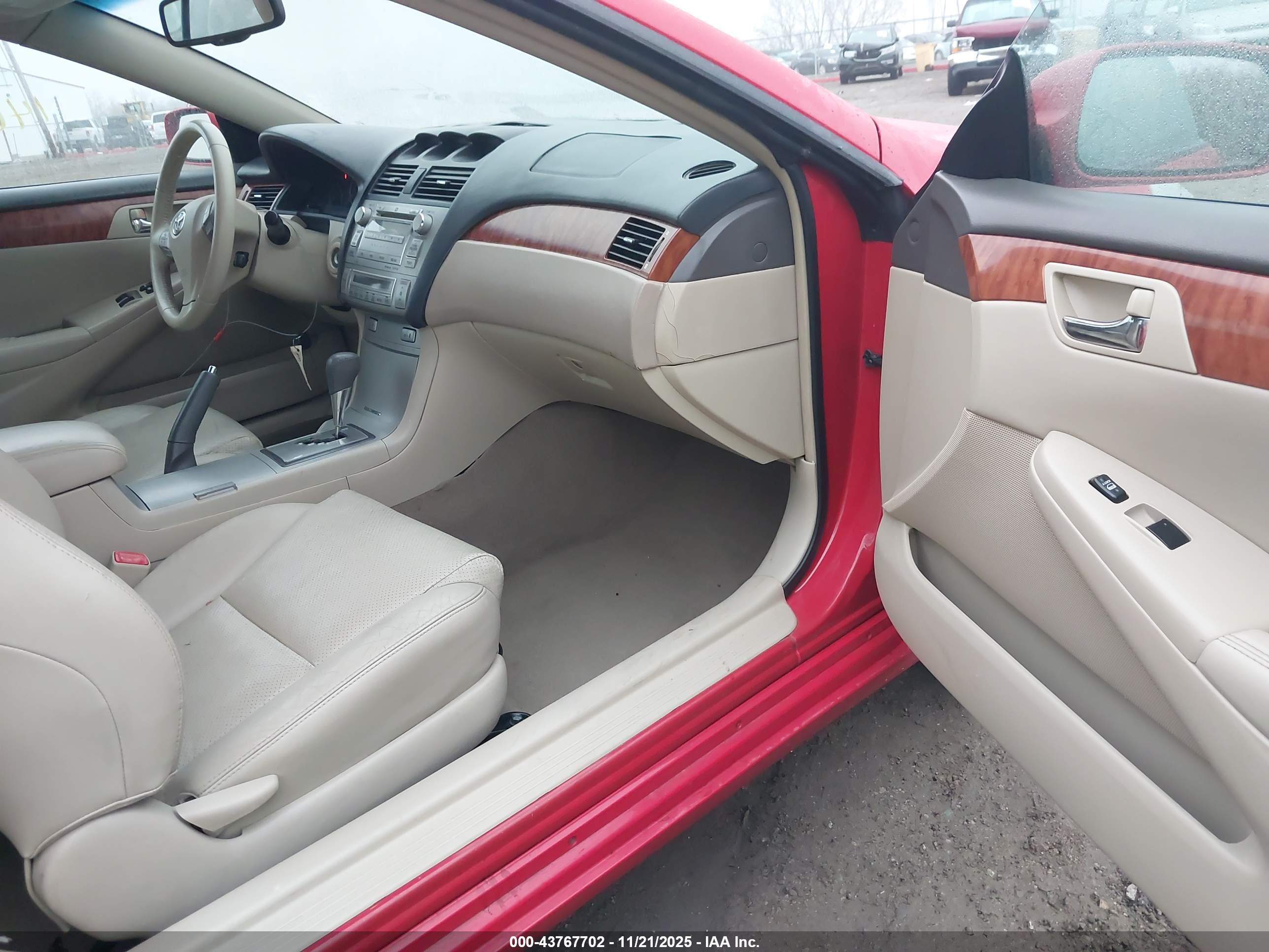 TOYOTA CAMRY image 5