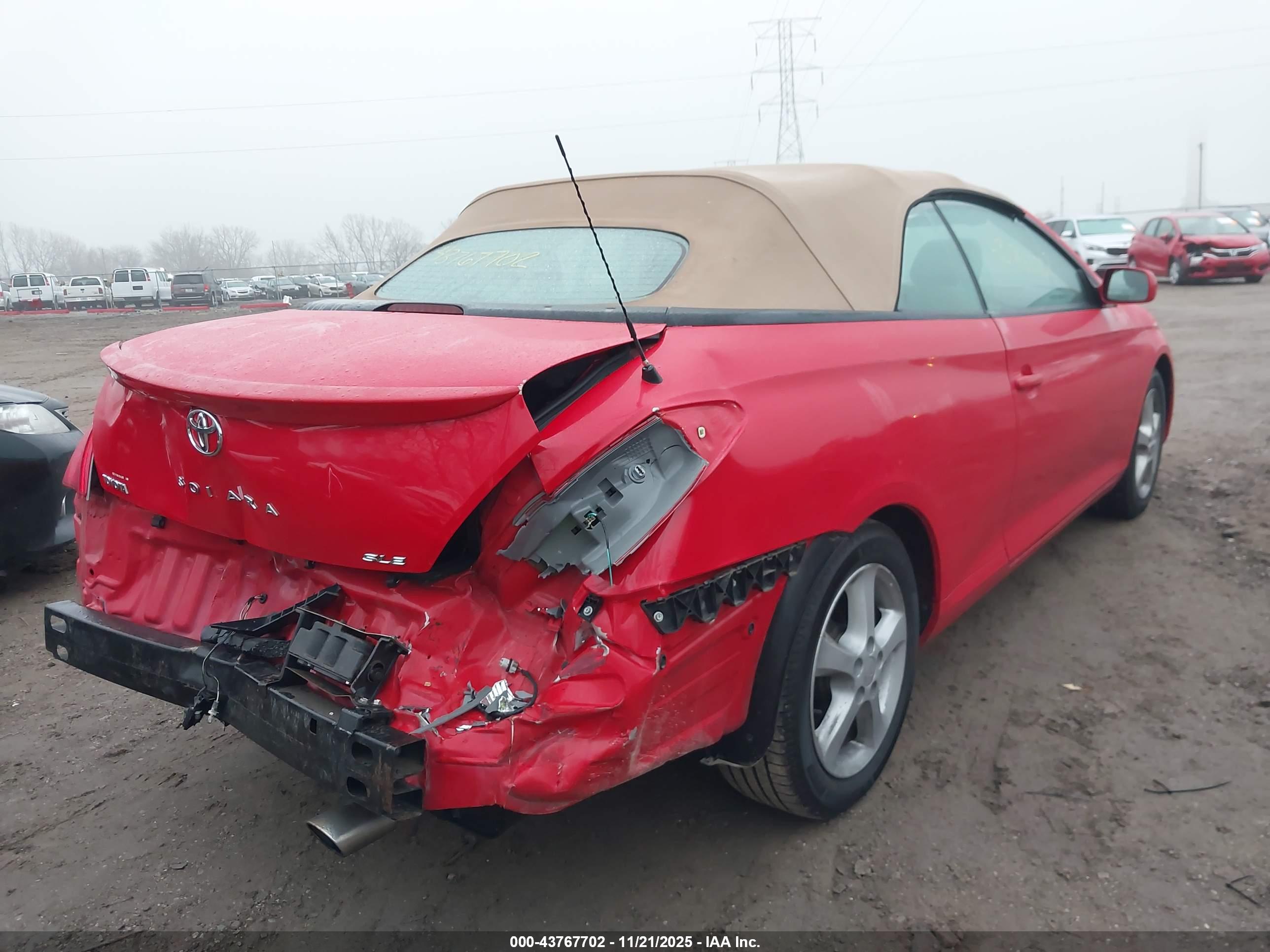 TOYOTA CAMRY image 6