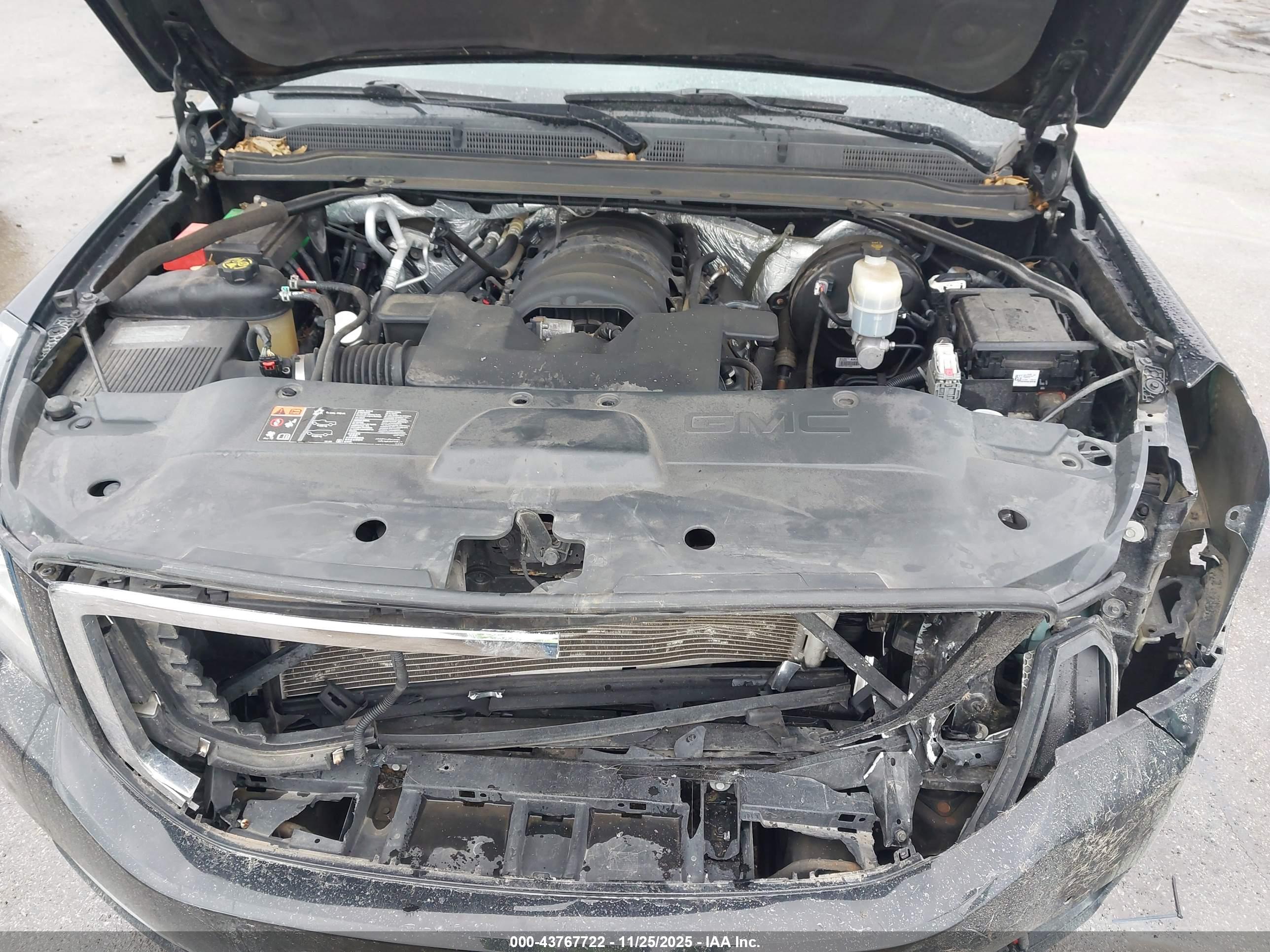 GMC YUKON image 10