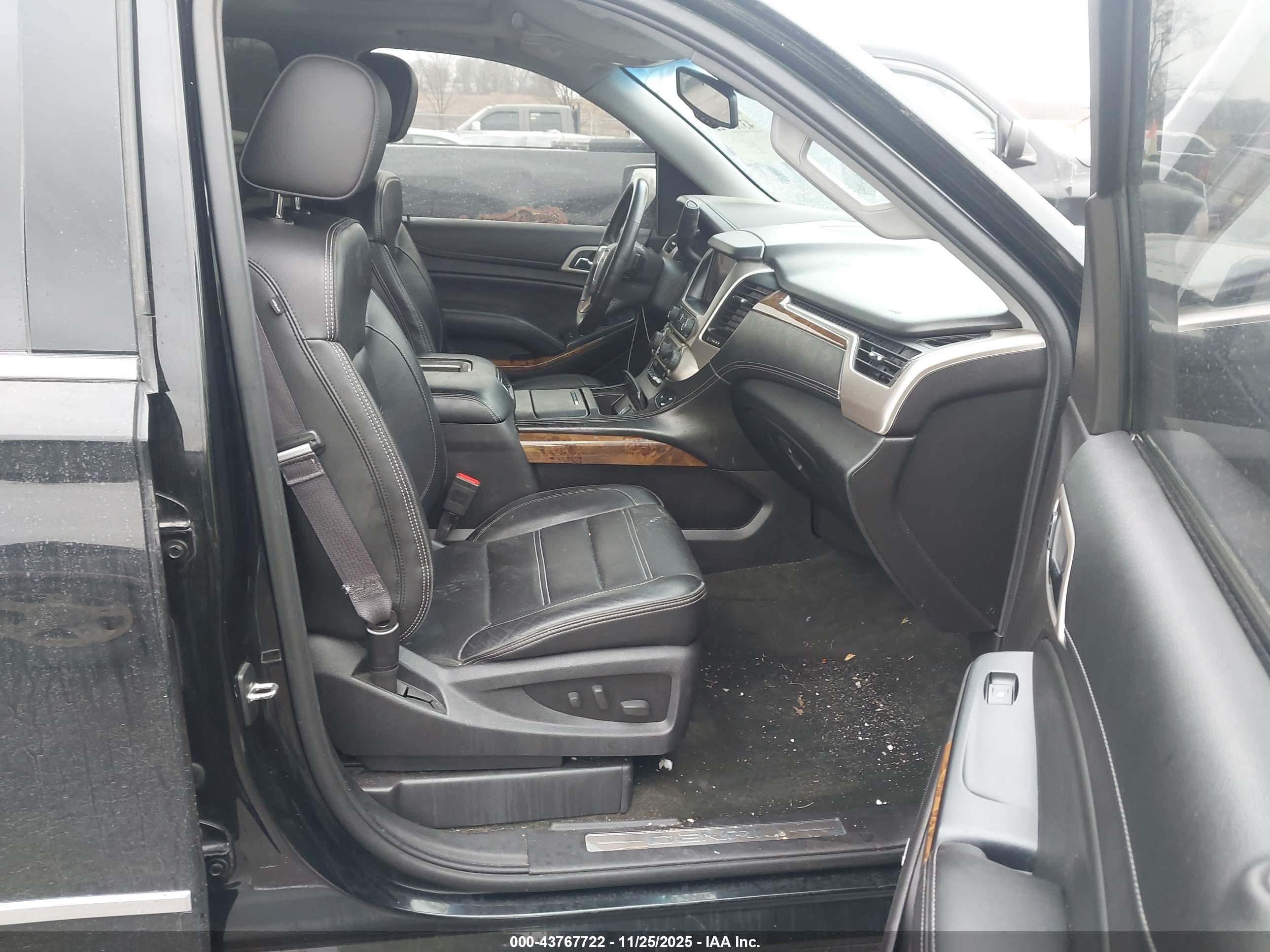 GMC YUKON image 5