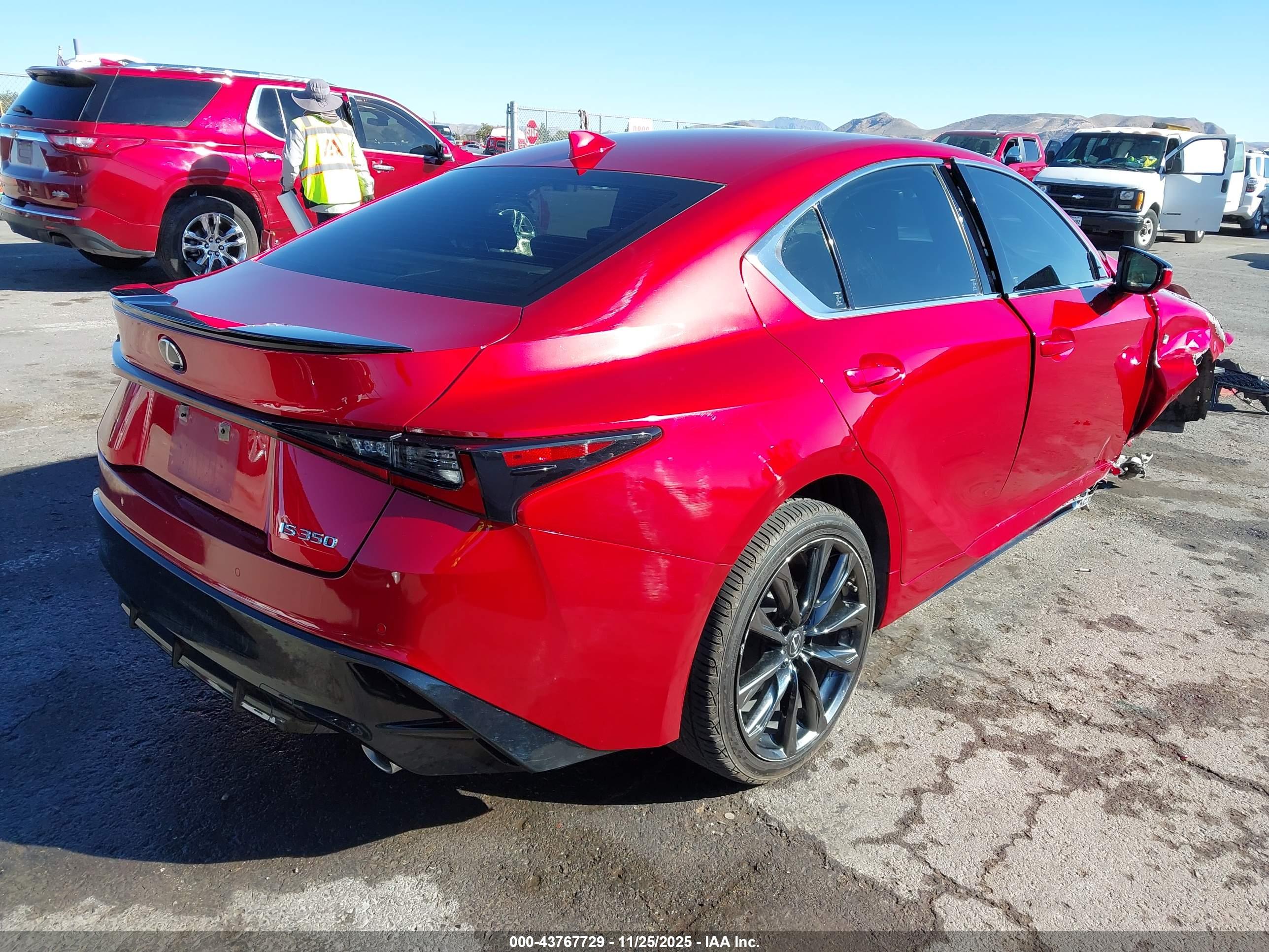 LEXUS IS image 4