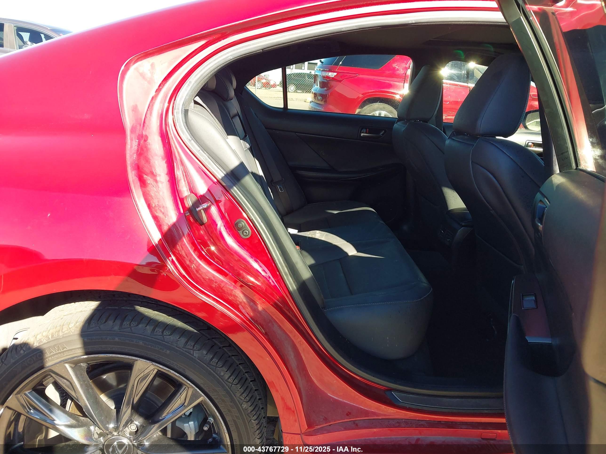 LEXUS IS image 8