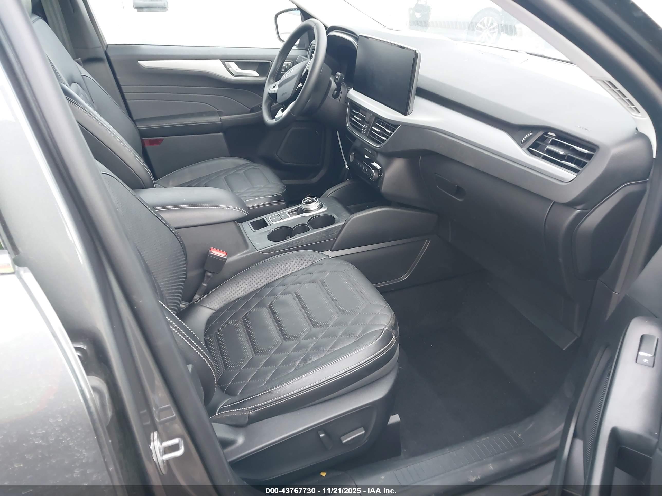 FORD ESCAPE image 5
