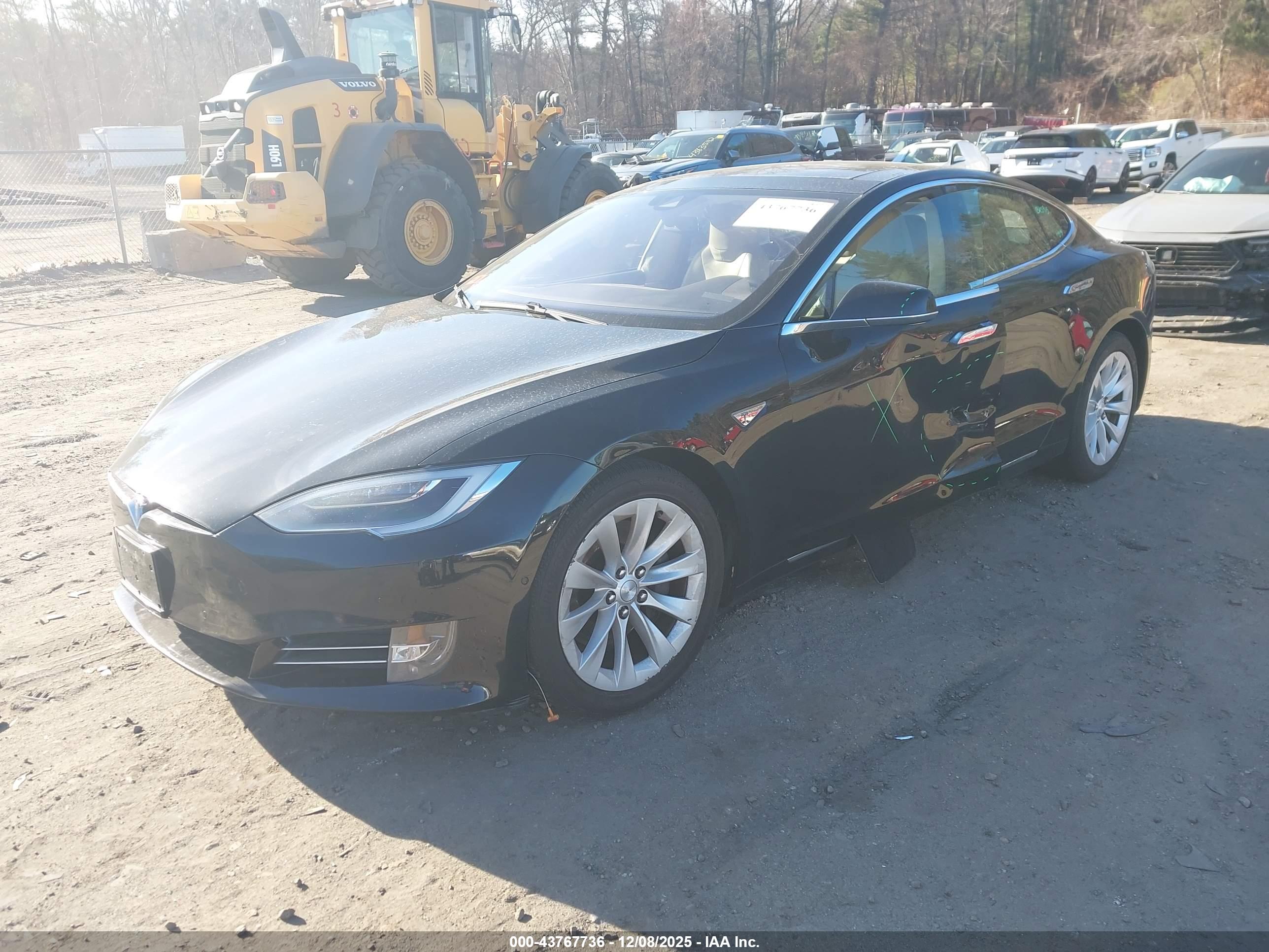 TESLA MODEL image 2