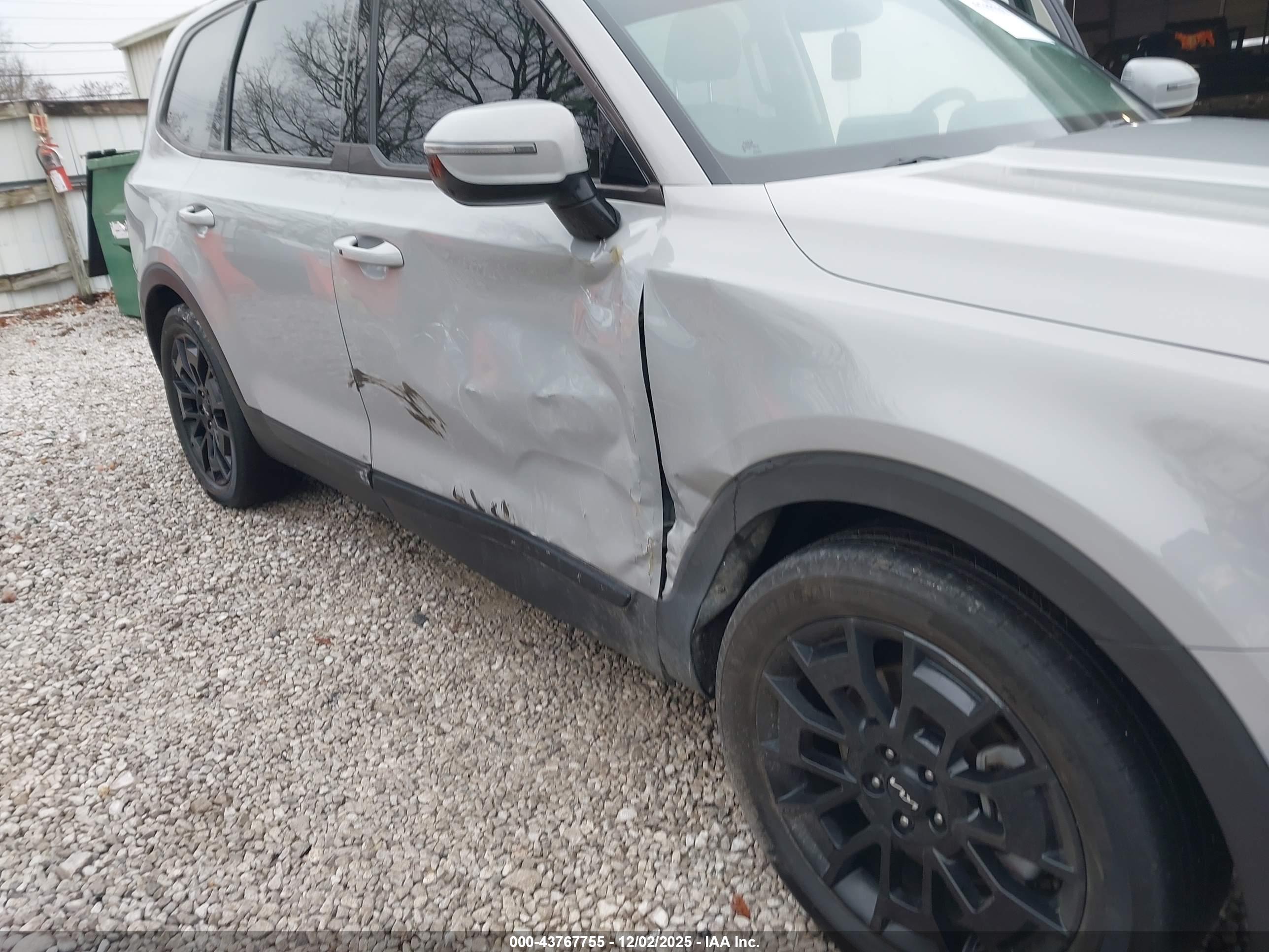 KIA TELLURIDE image 6