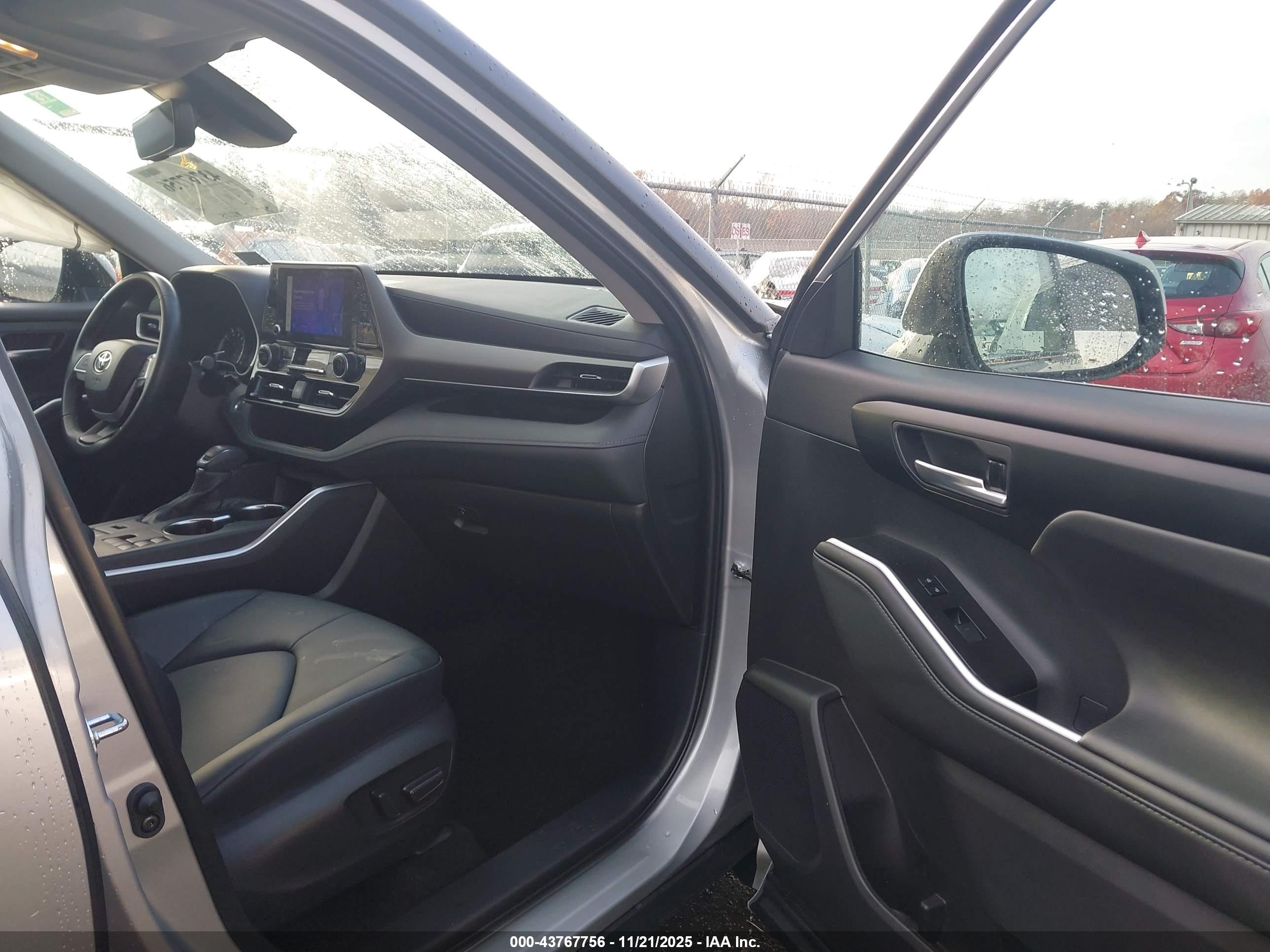 TOYOTA HIGHLANDER image 5