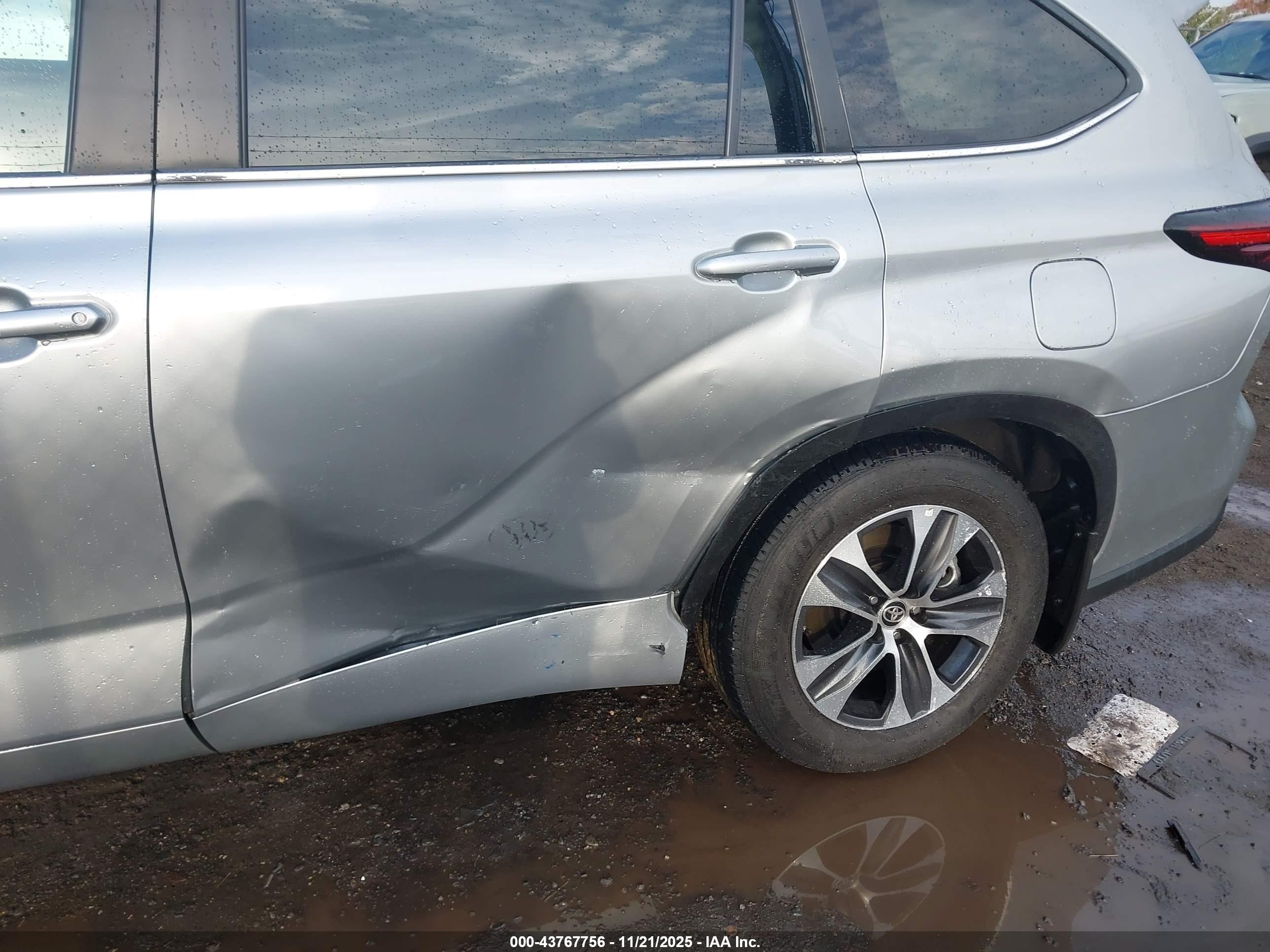 TOYOTA HIGHLANDER image 6