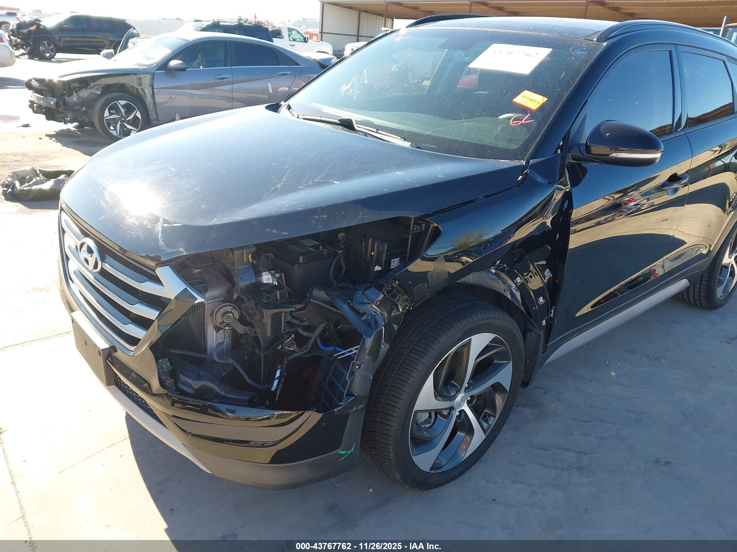 HYUNDAI TUCSON image 6