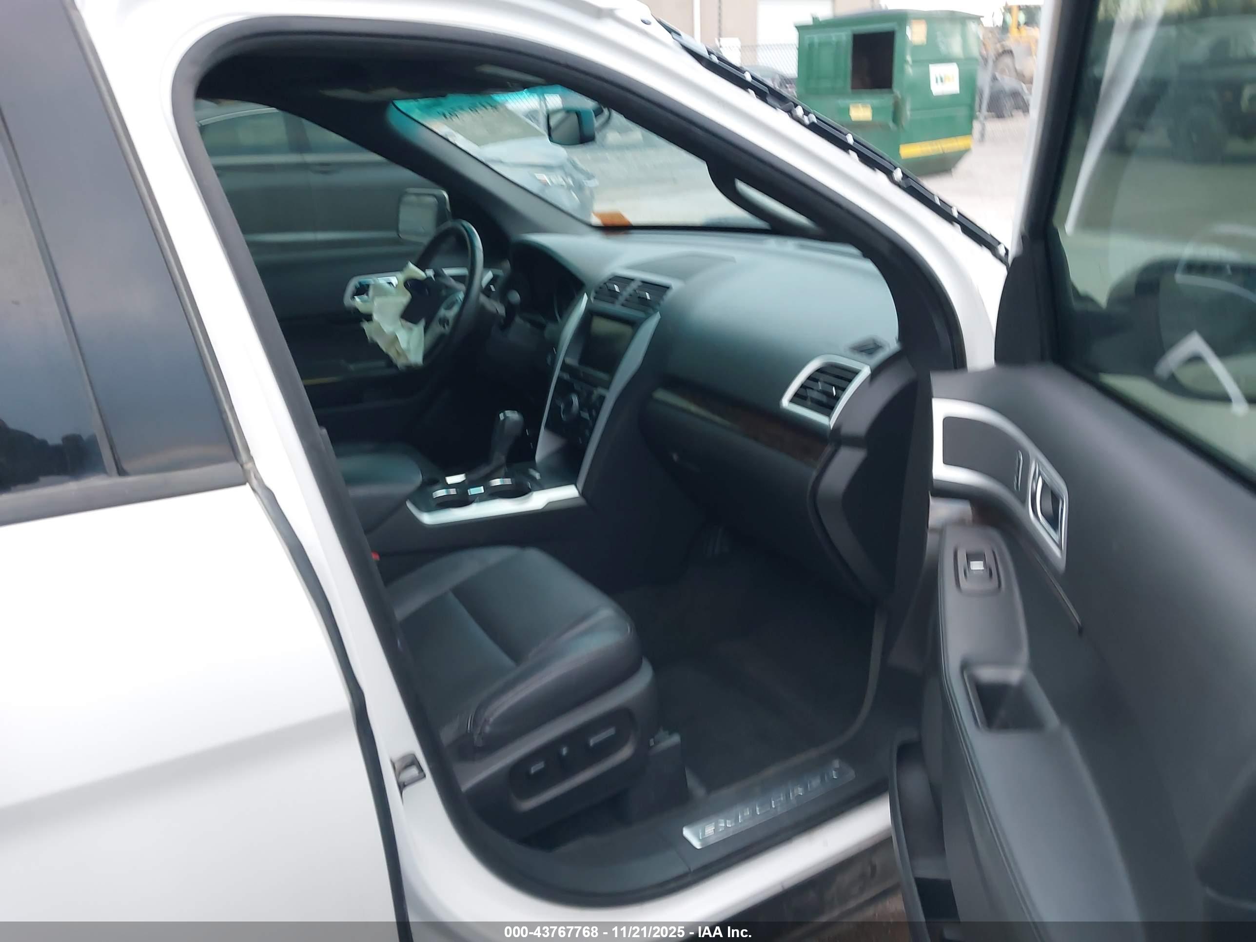 FORD EXPLORER image 5