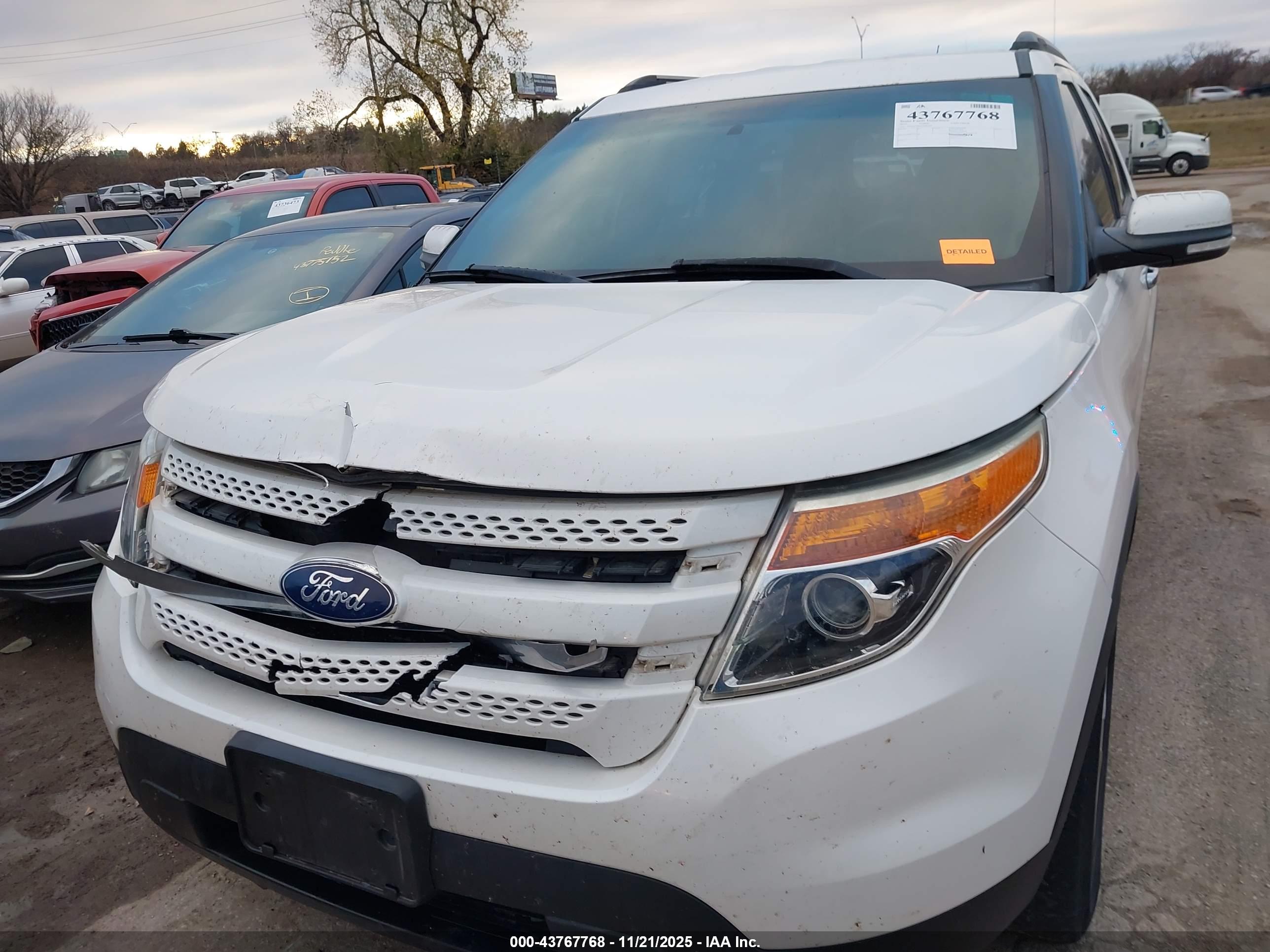 FORD EXPLORER image 6