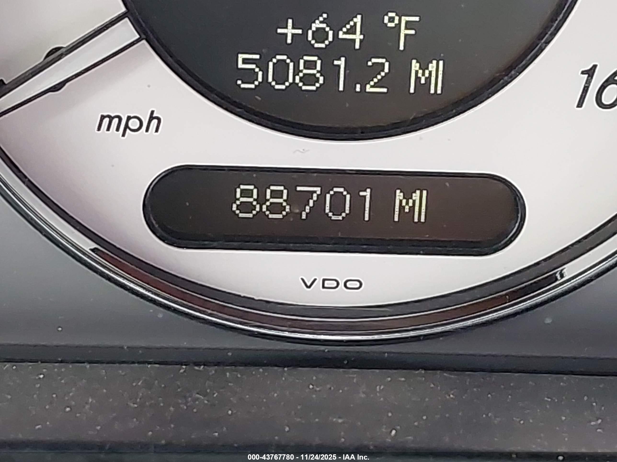 MERCEDES-BENZ E image 7
