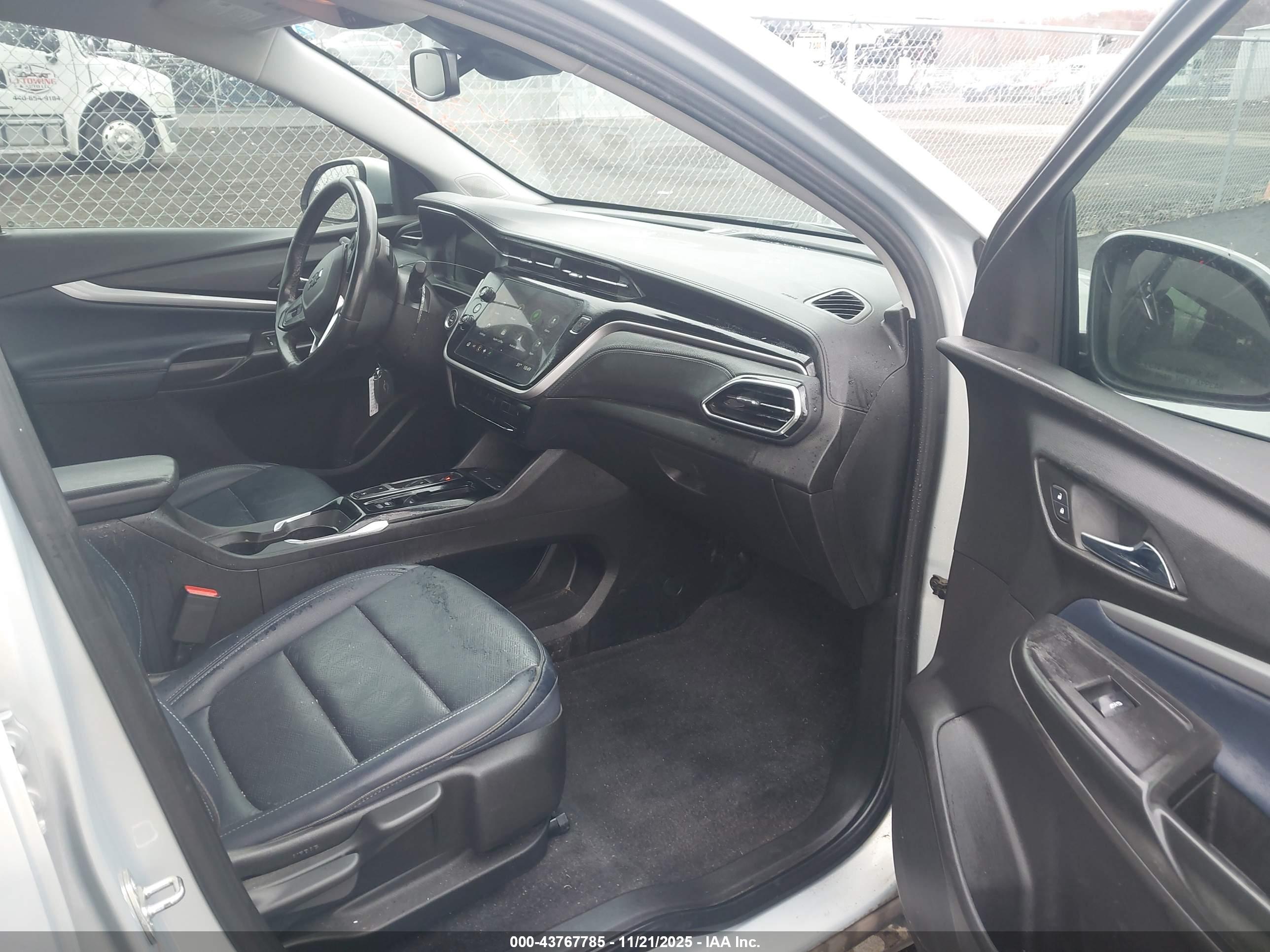 CHEVROLET BOLT image 5
