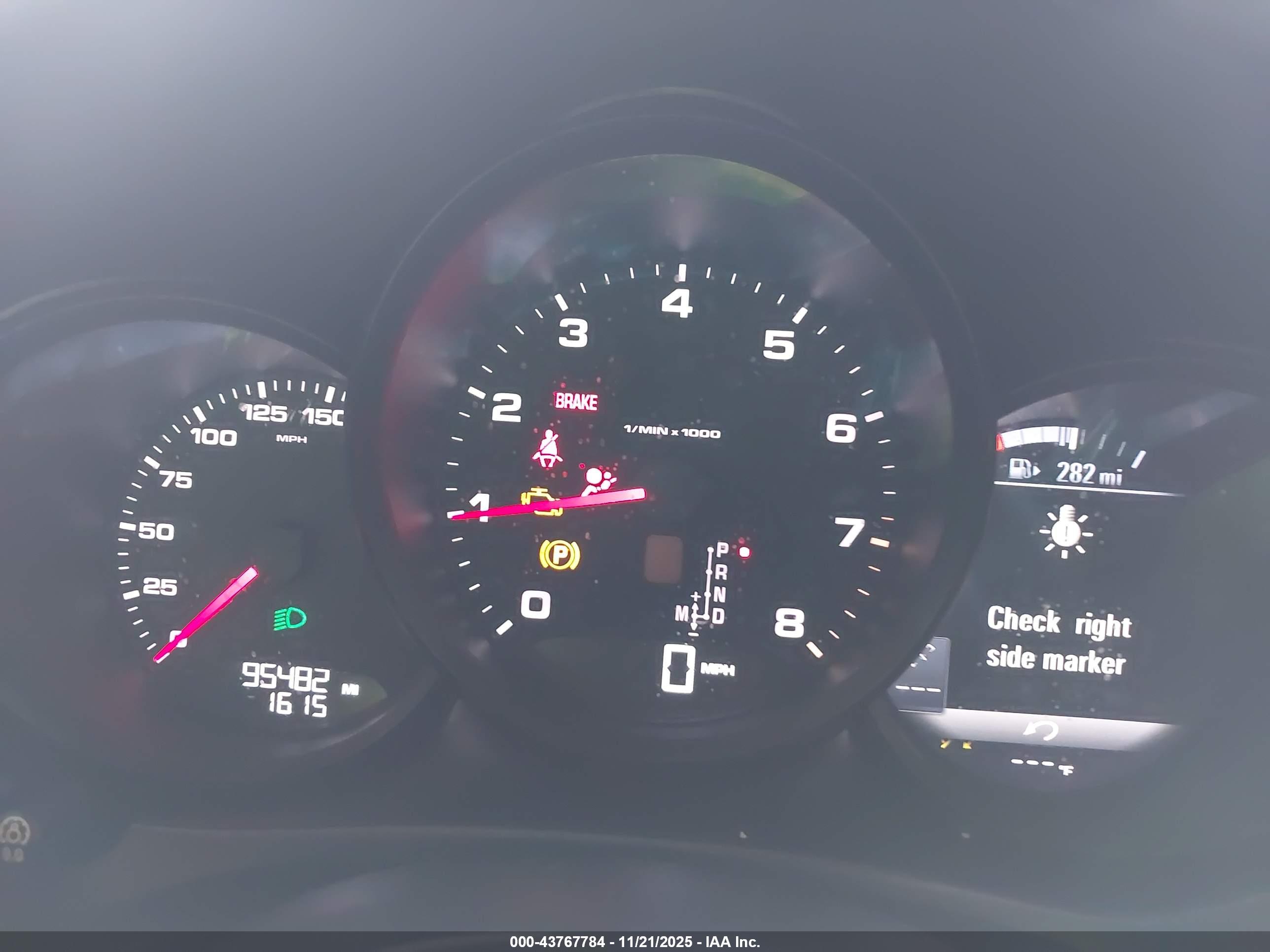 PORSCHE MACAN image 7