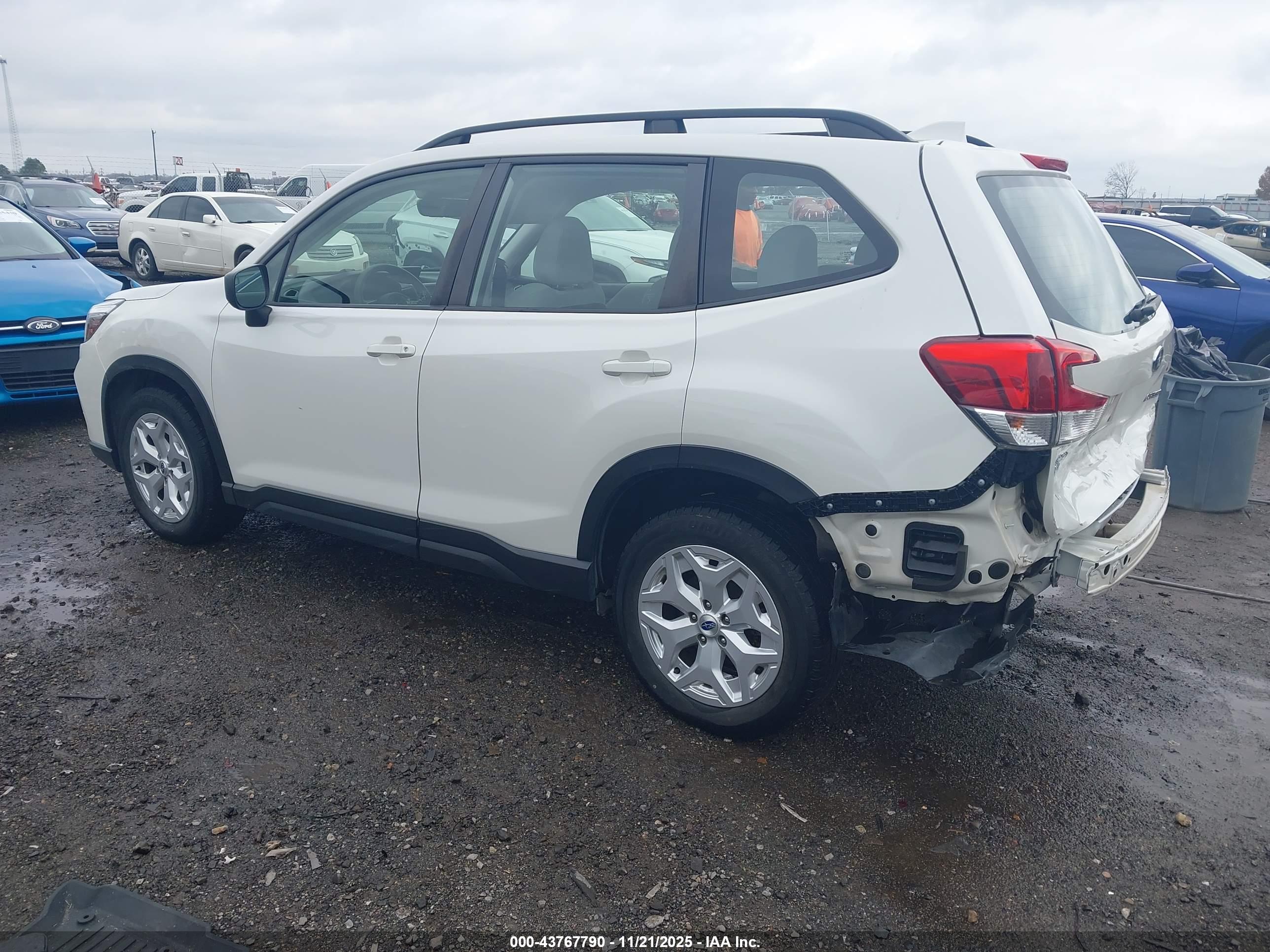 SUBARU FORESTER image 3