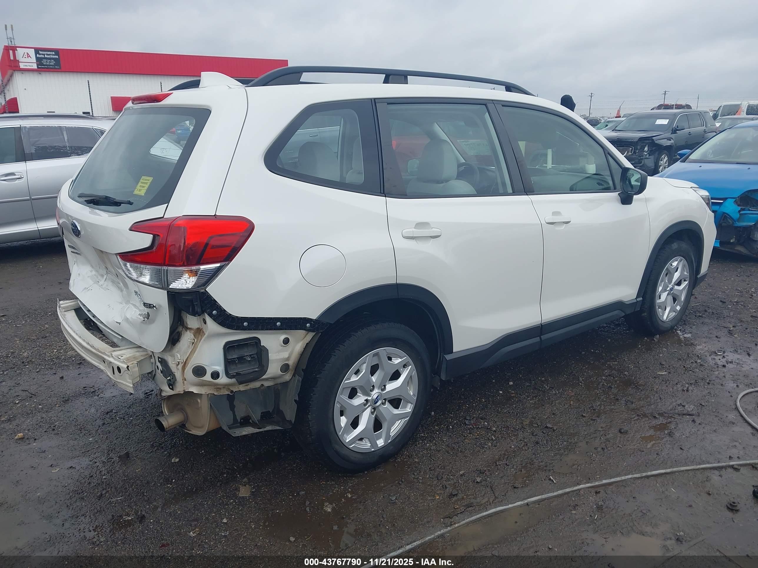 SUBARU FORESTER image 4