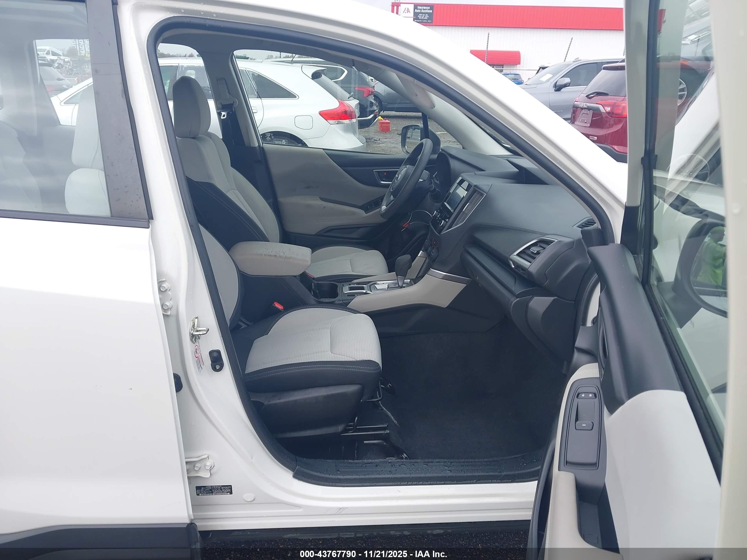 SUBARU FORESTER image 5