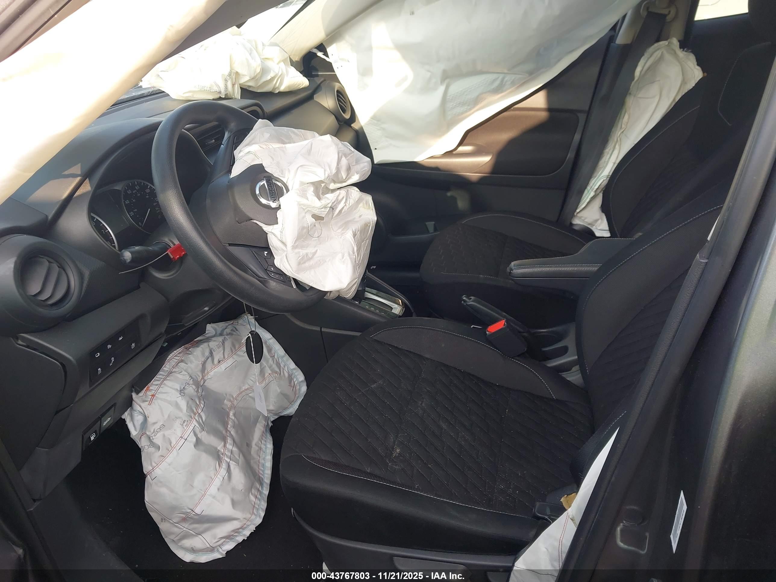 NISSAN KICKS image 5